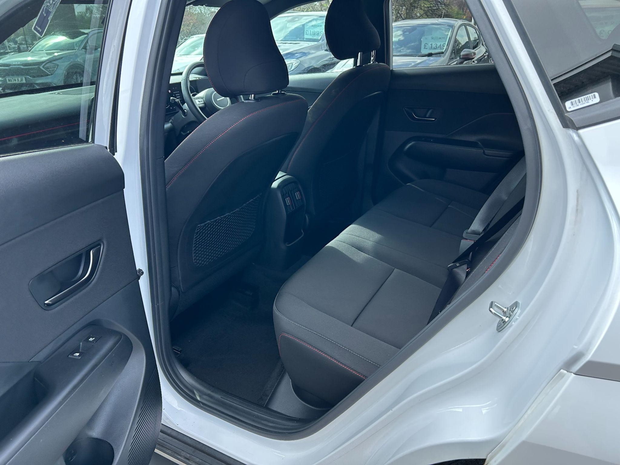 Hyundai KONA Image 18