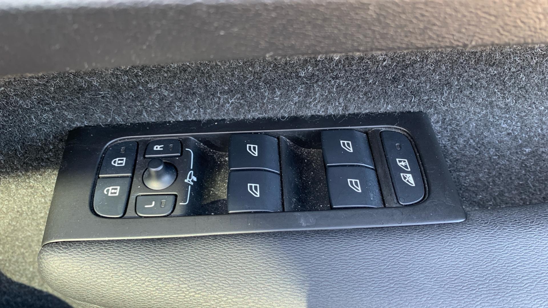 Volvo XC40 Image 28