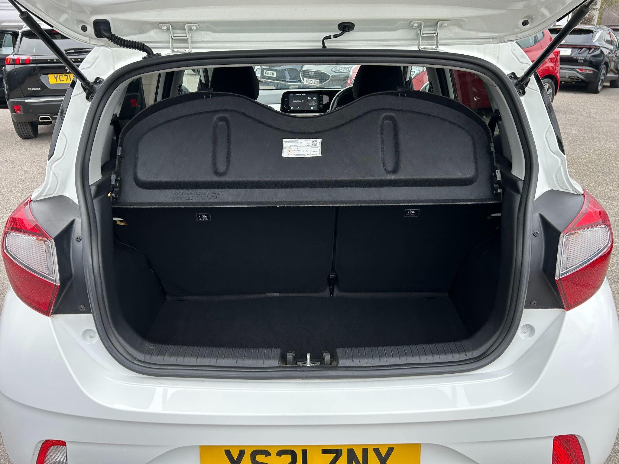 Hyundai i10 Image 9
