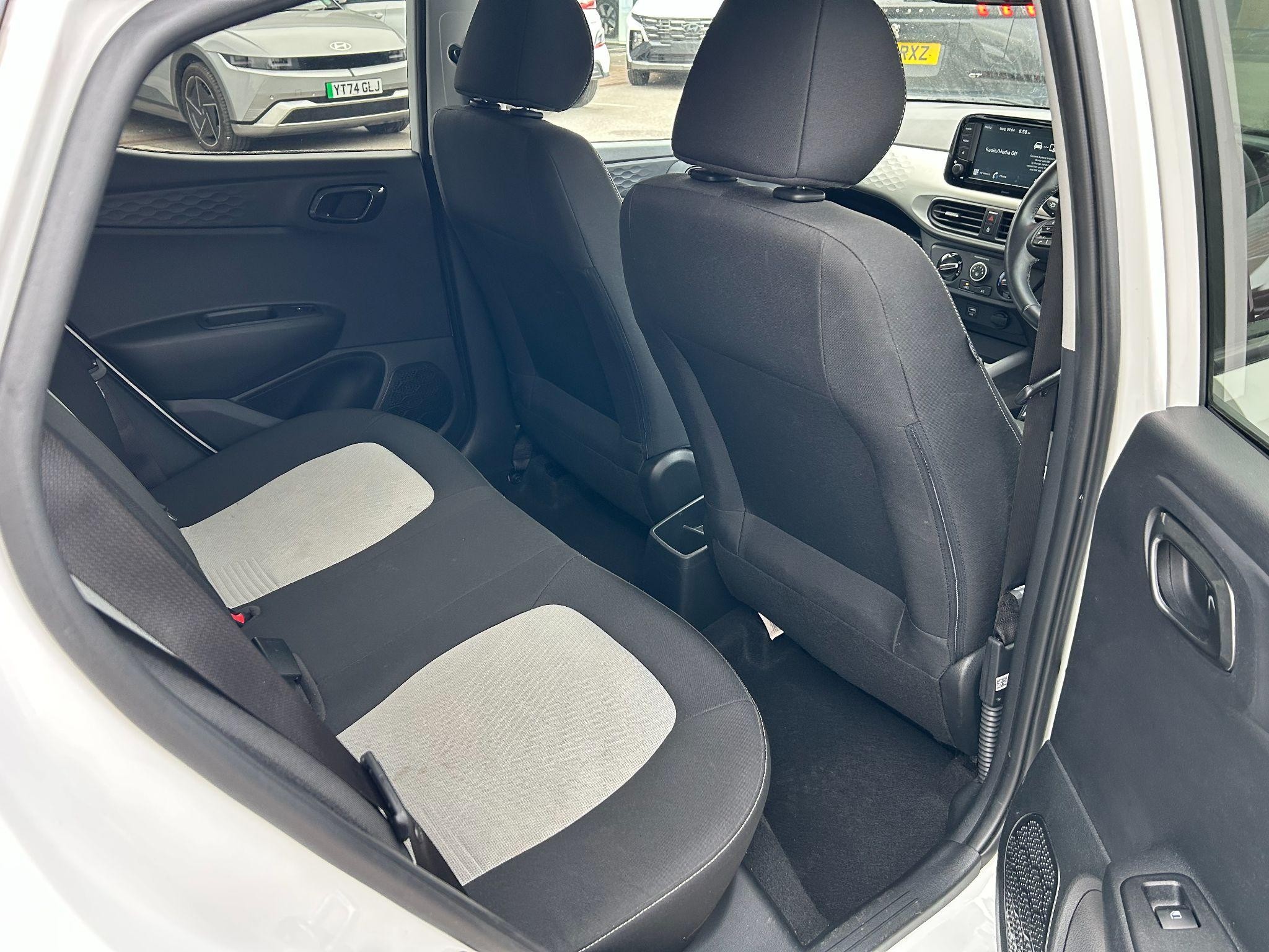 Hyundai i10 Image 17