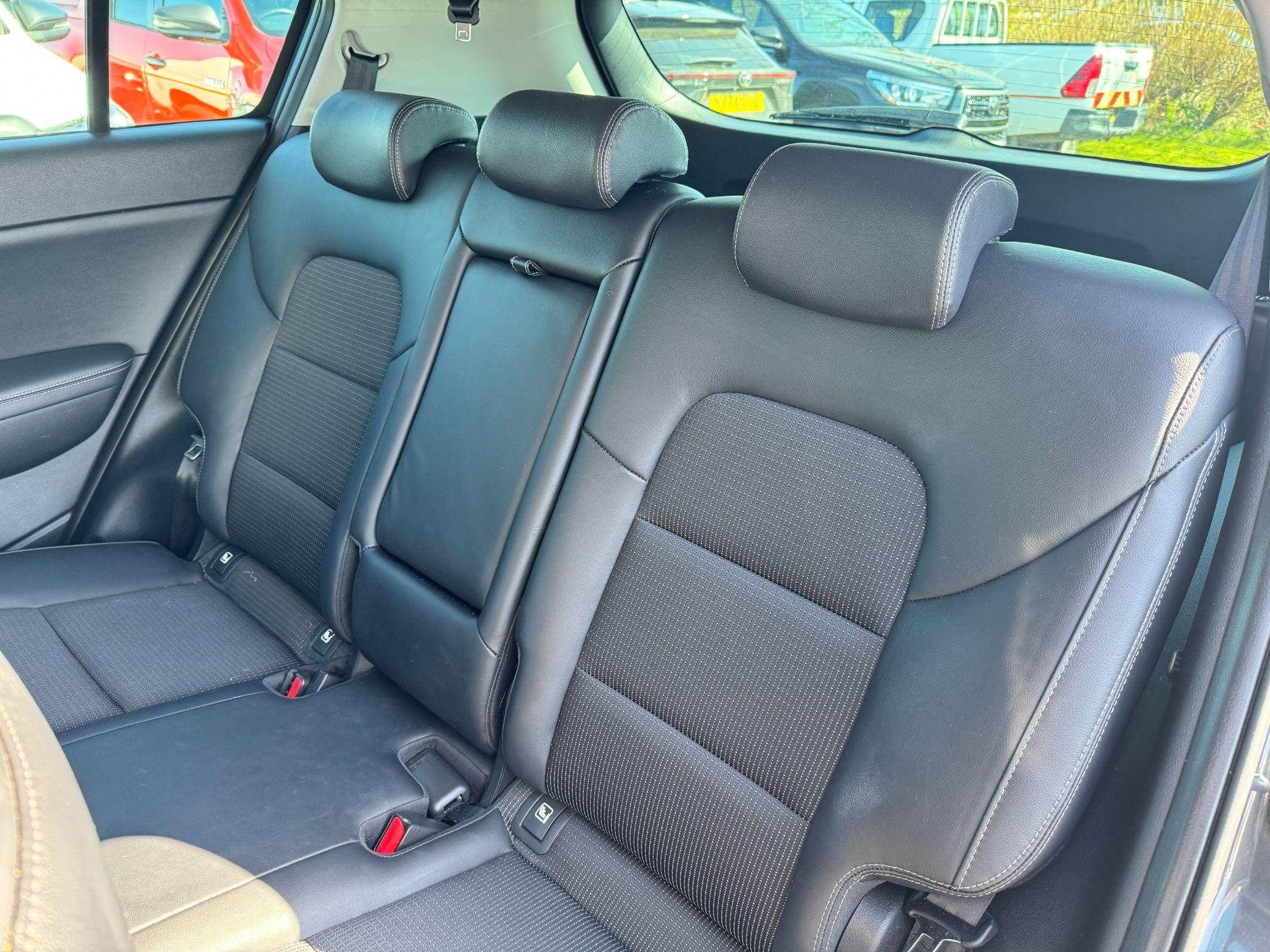 Kia Sportage Image 13