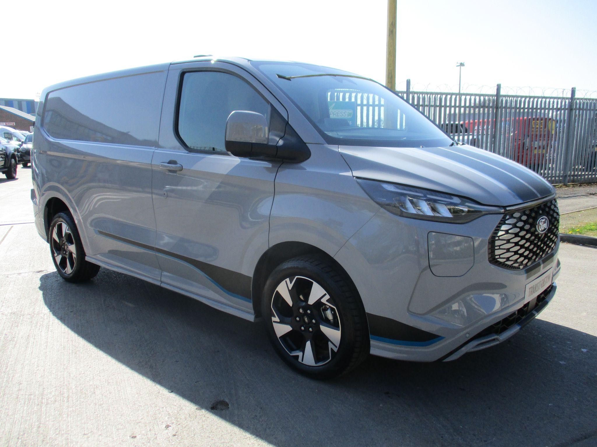 Ford E-Transit Custom Image 1