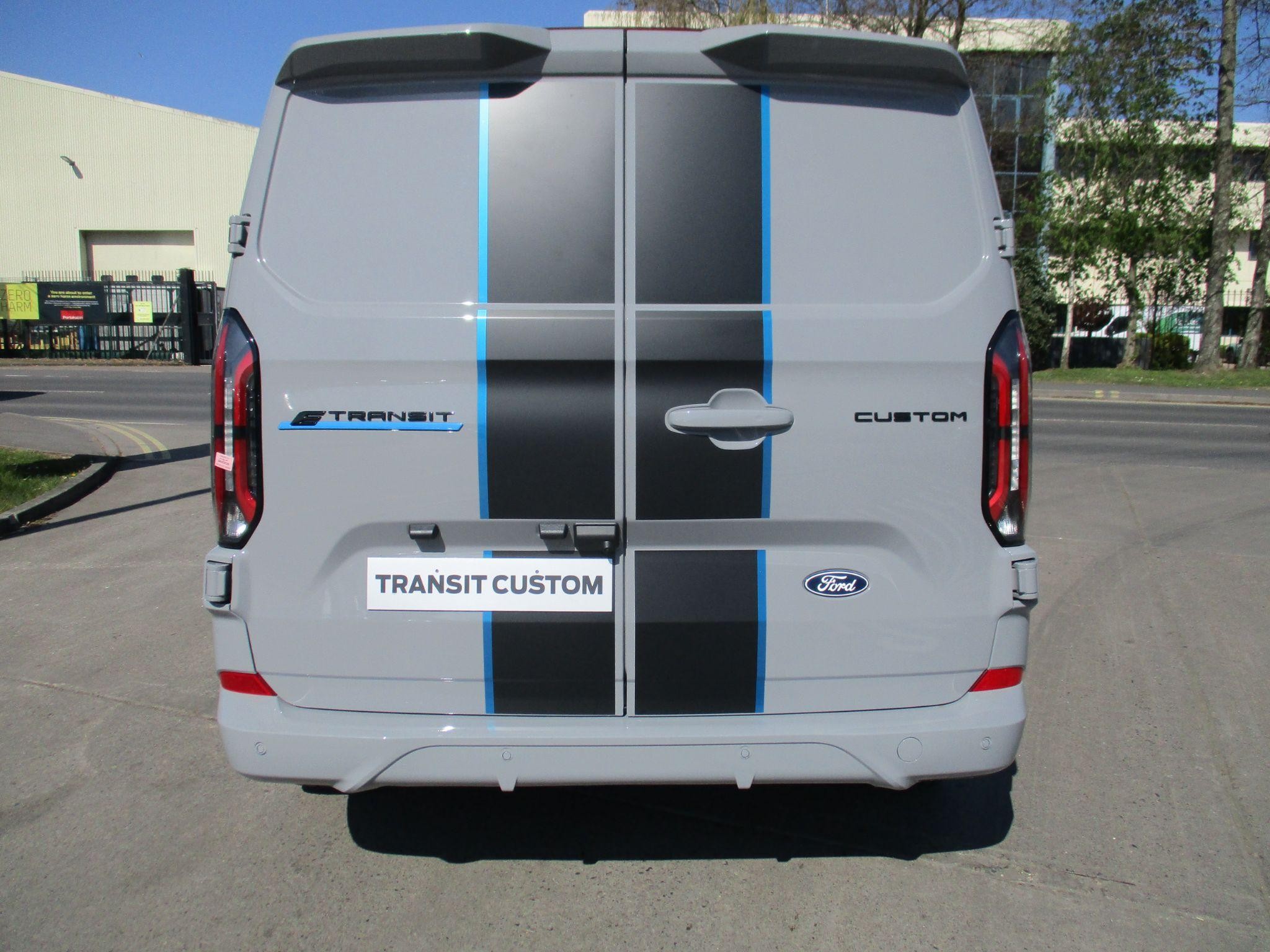 Ford E-Transit Custom Image 4