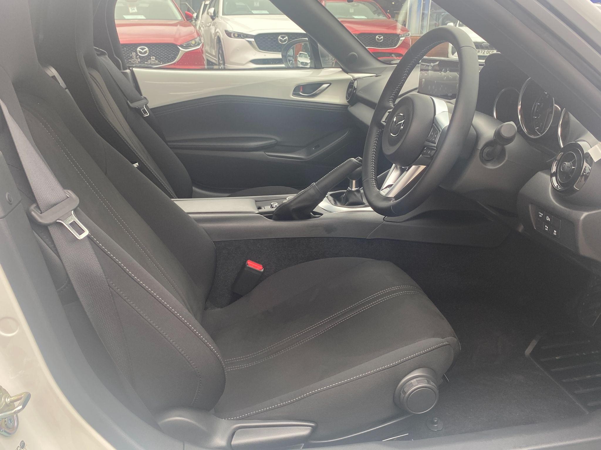 Mazda MX-5 Image 16