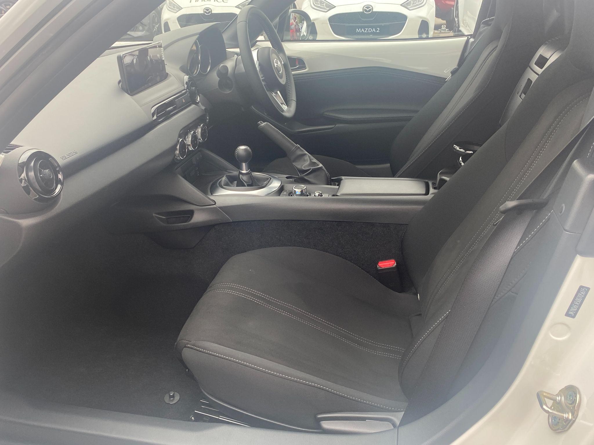 Mazda MX-5 Image 17