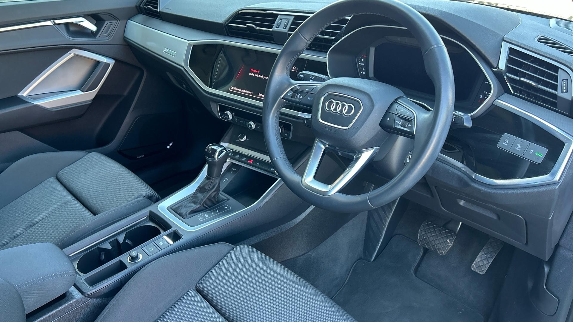 Audi Q3 Image 5