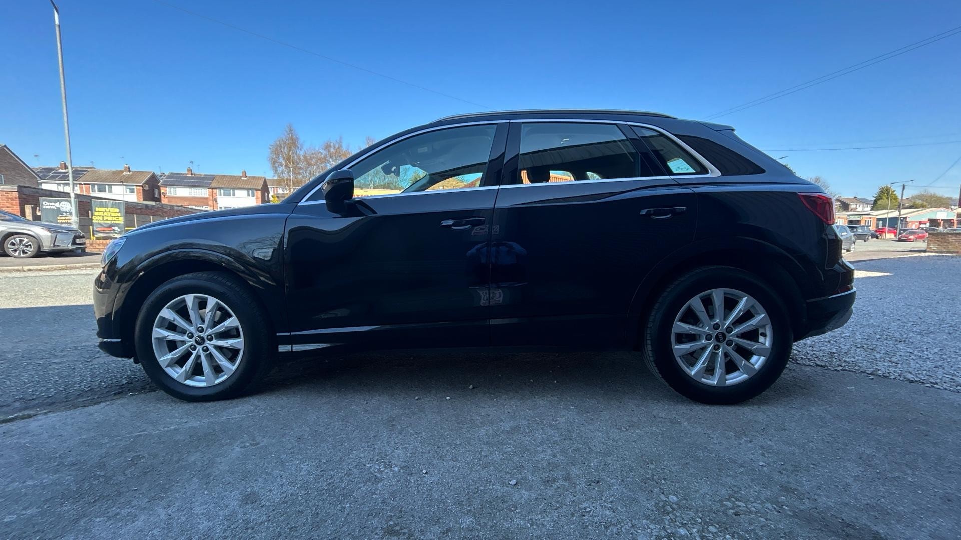 Audi Q3 Image 8