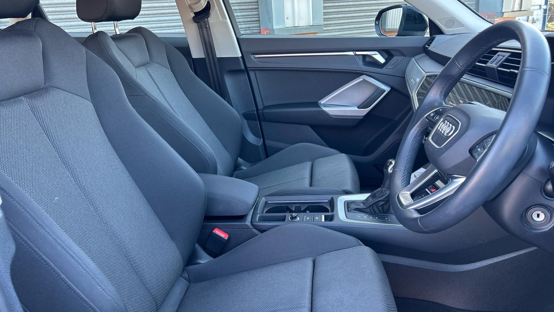 Audi Q3 Image 9