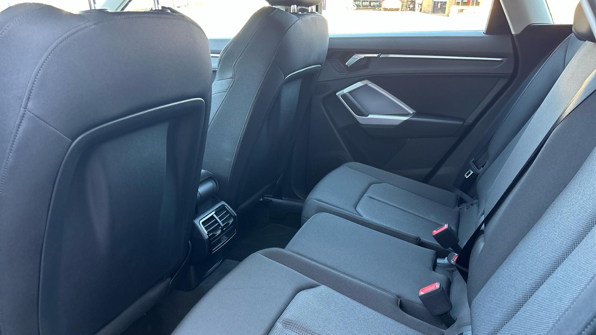 Audi Q3 Image 10