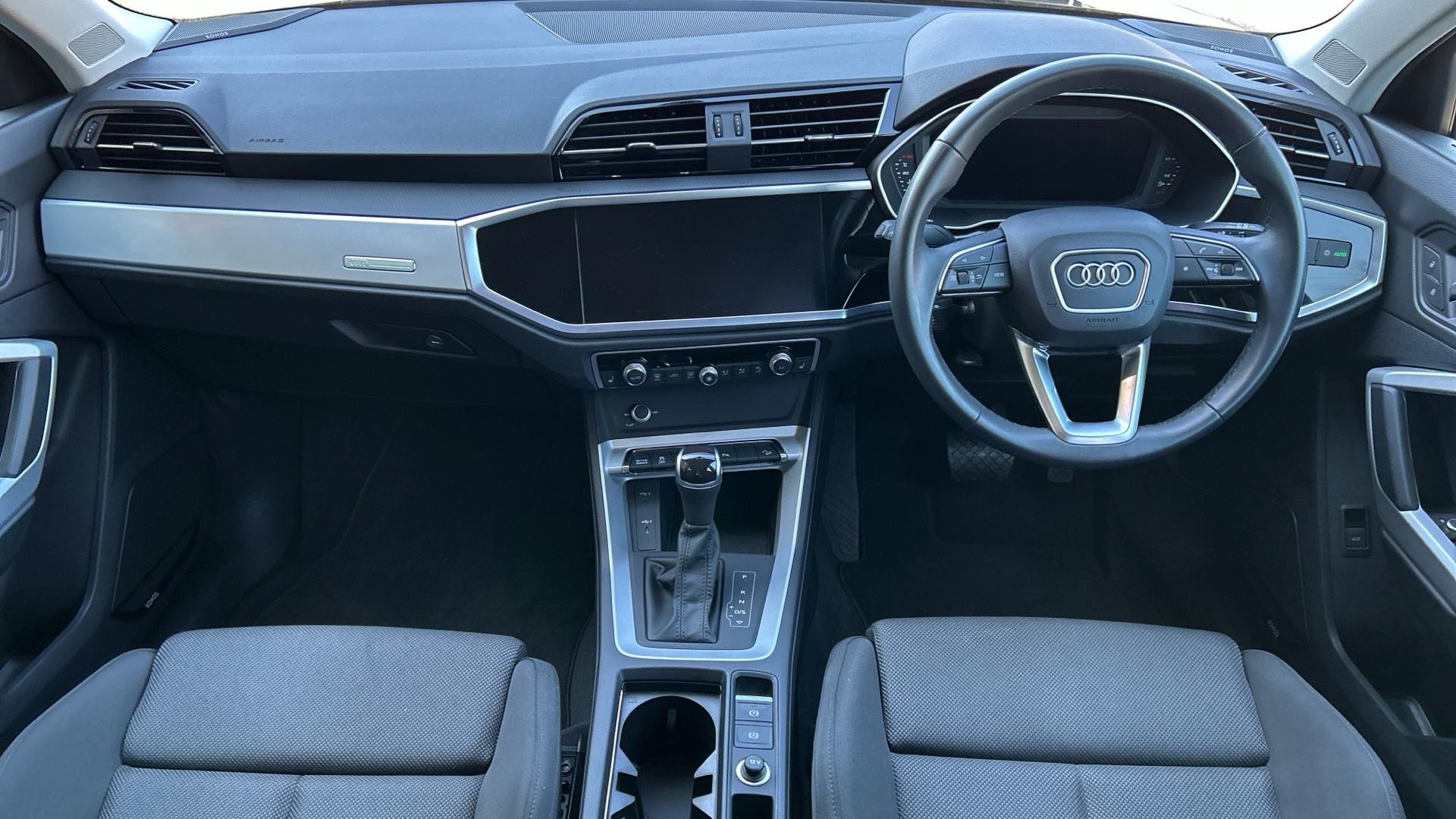 Audi Q3 Image 20
