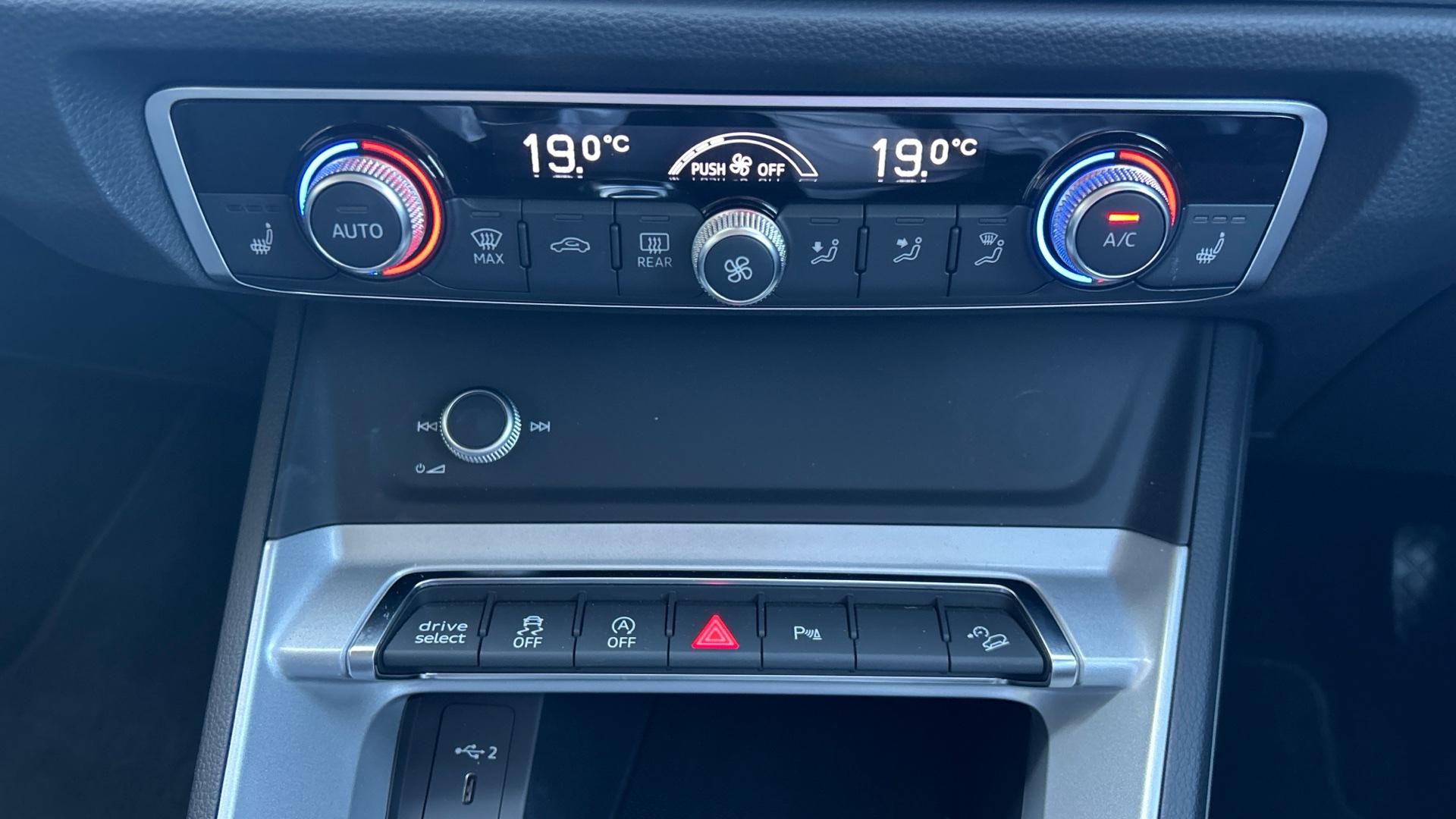 Audi Q3 Image 23