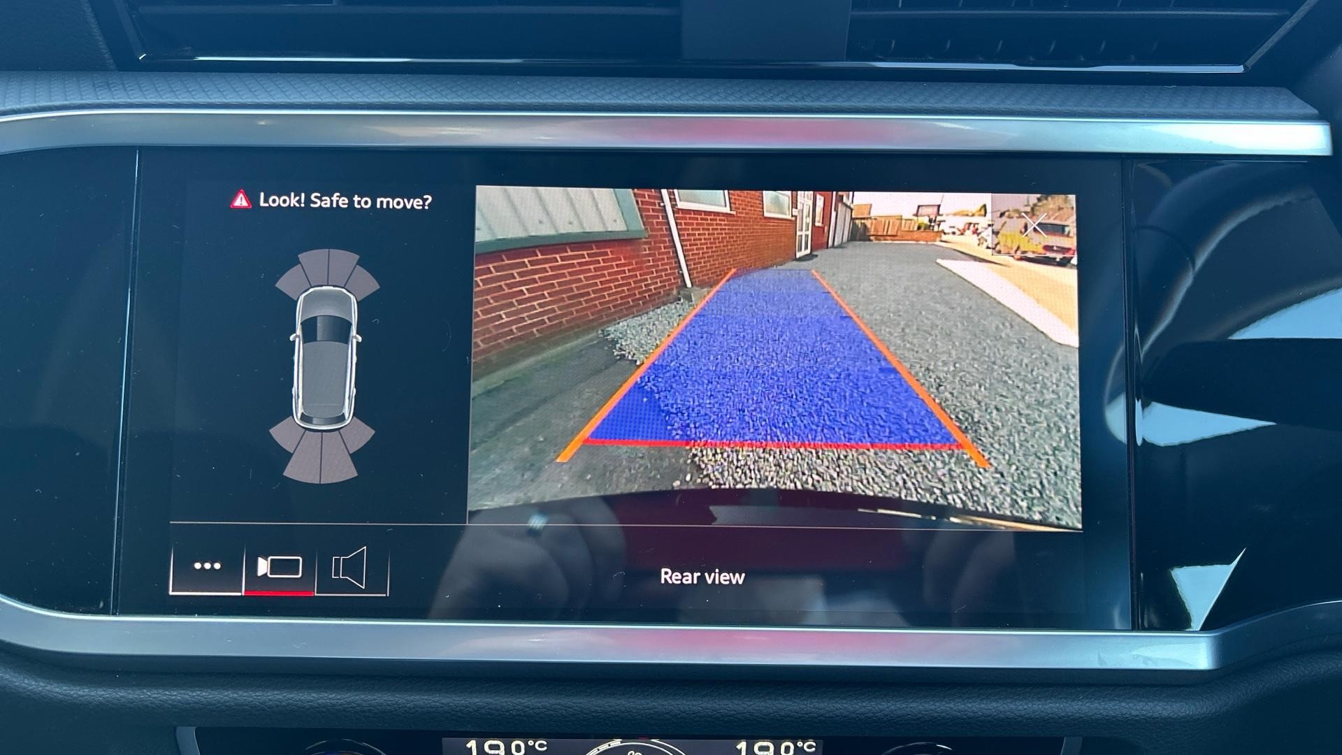 Audi Q3 Image 32
