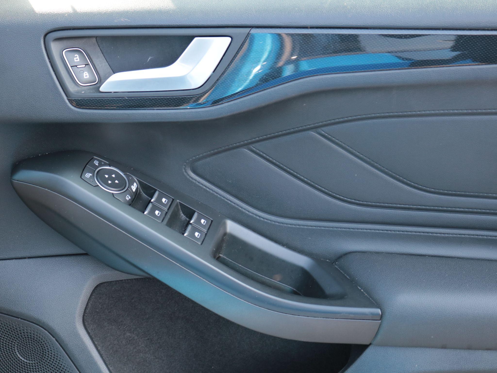 Ford Focus Image 19