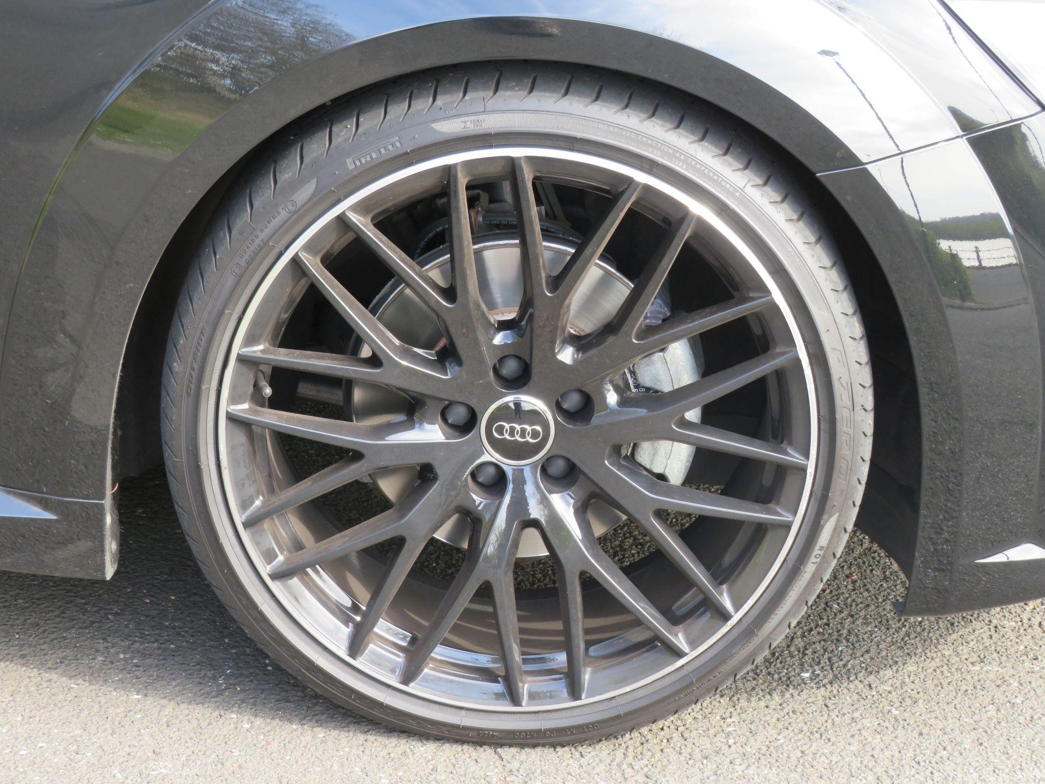 Audi TT Image 11