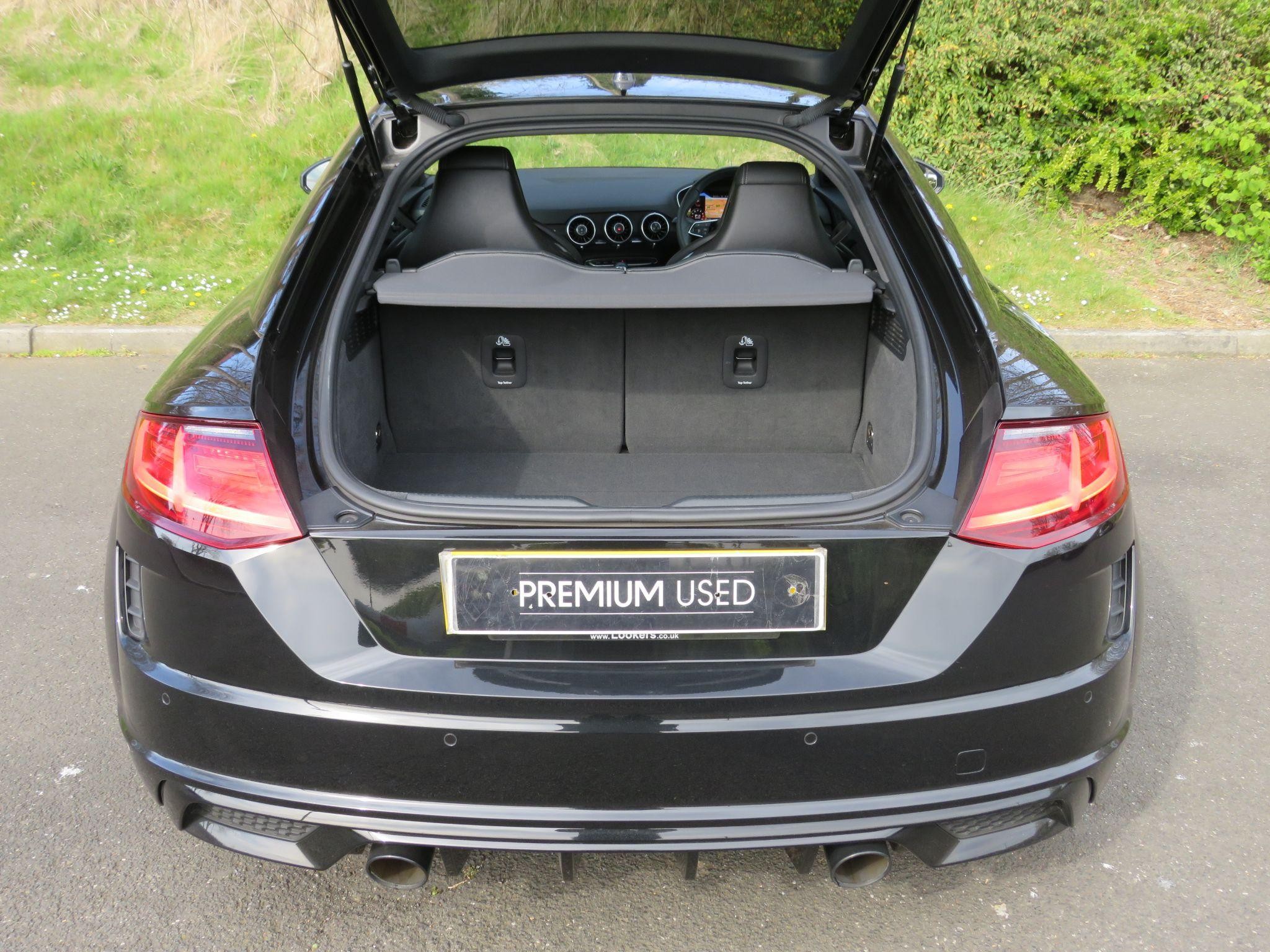 Audi TT Image 12
