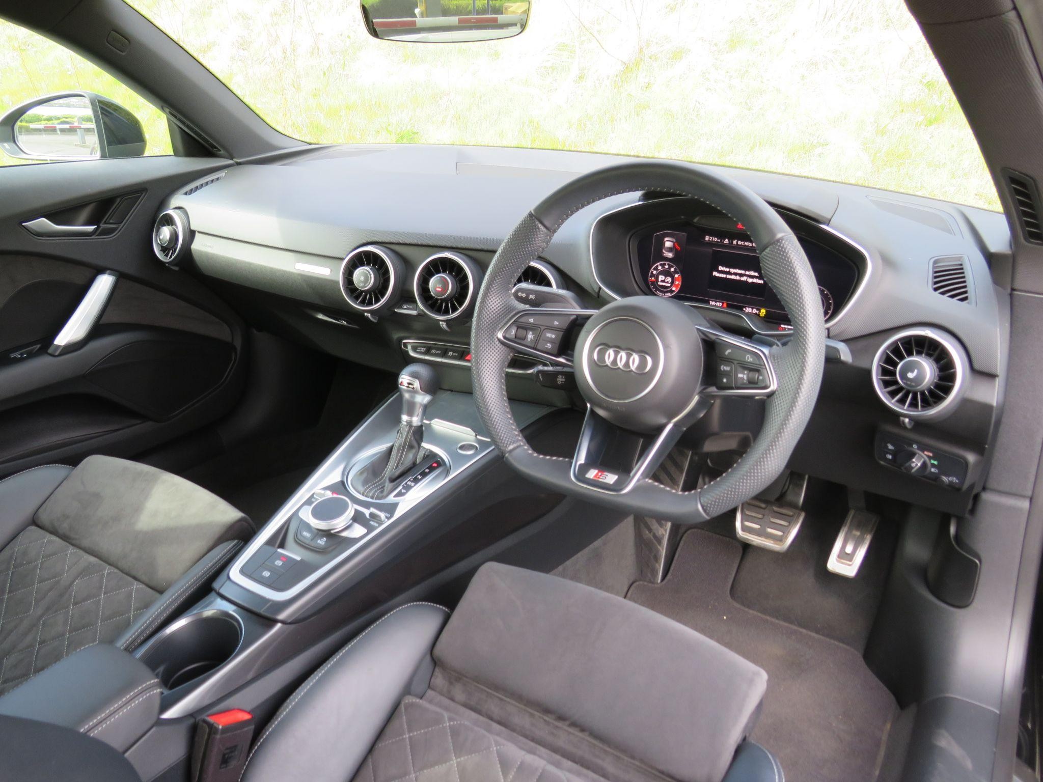 Audi TT Image 13