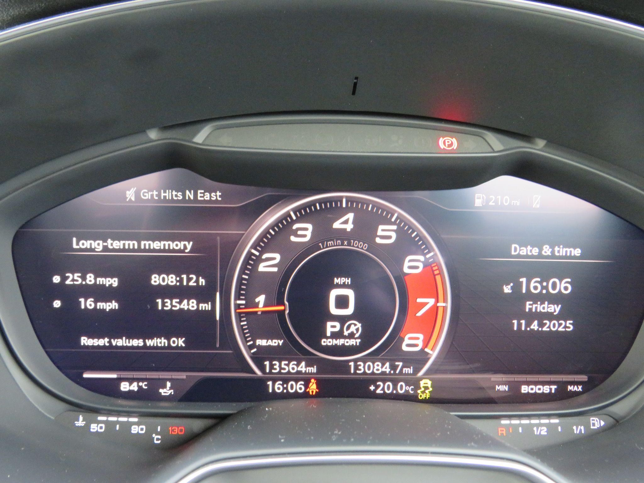 Audi TT Image 16
