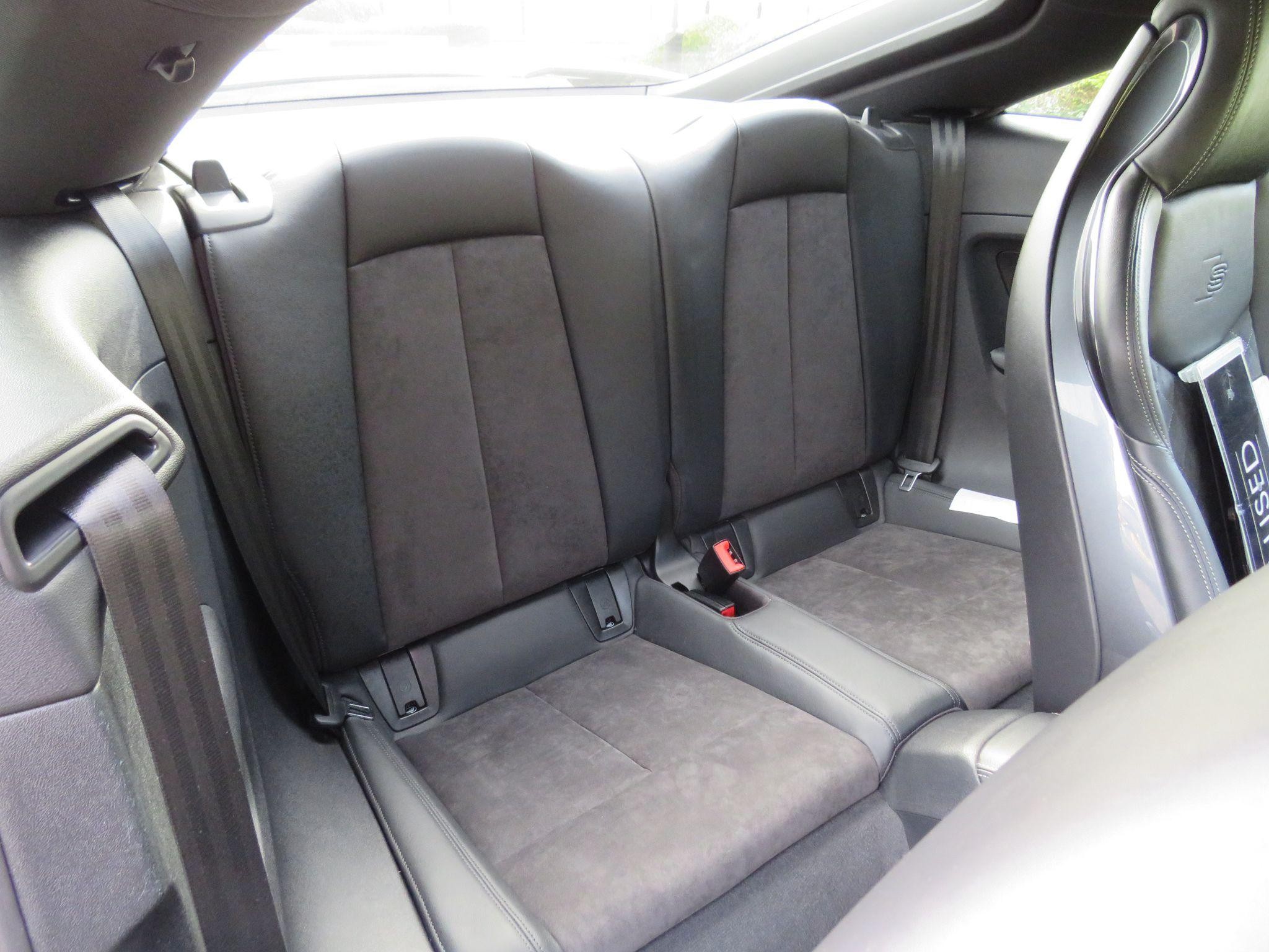 Audi TT Image 19