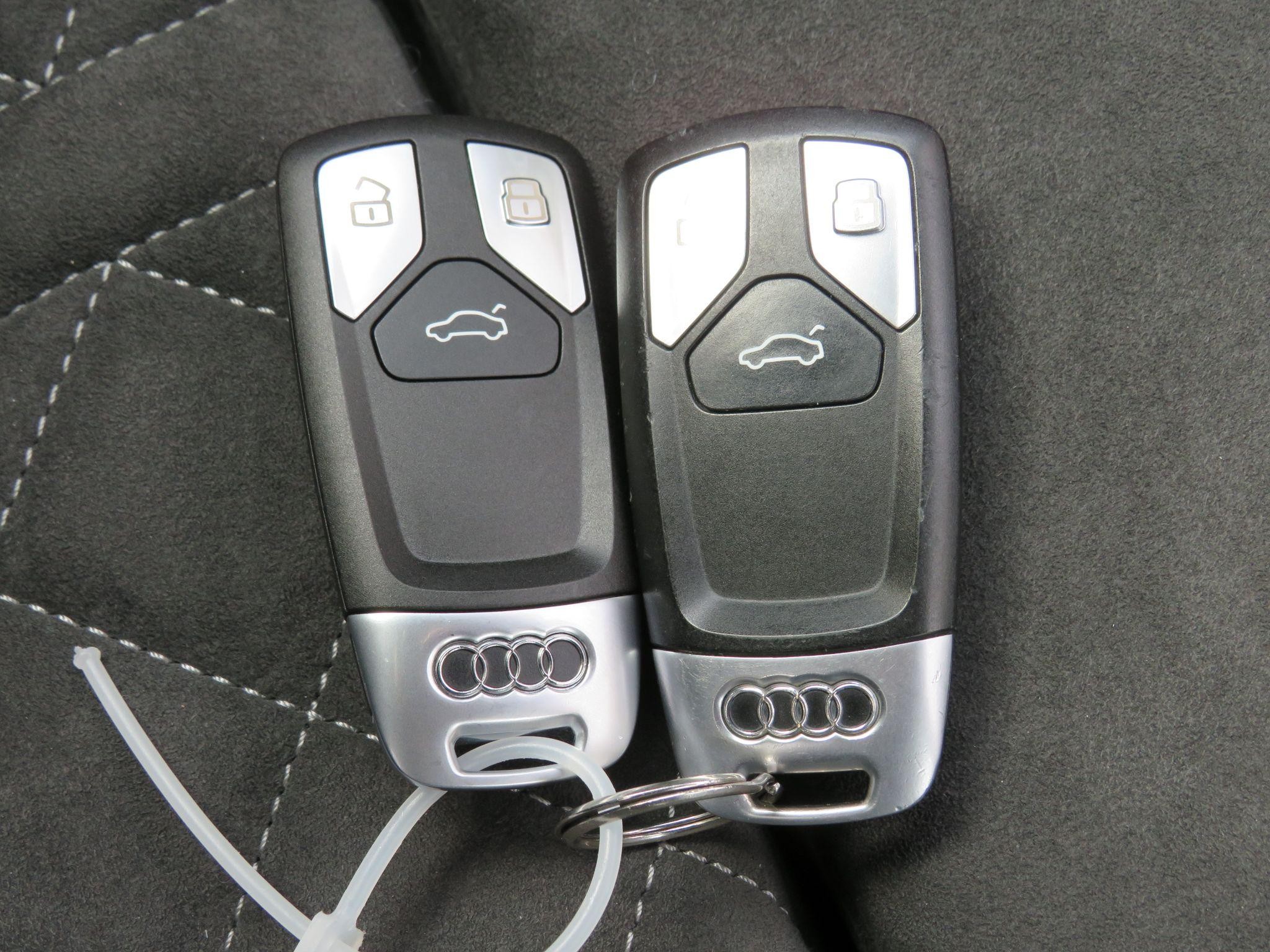 Audi TT Image 21