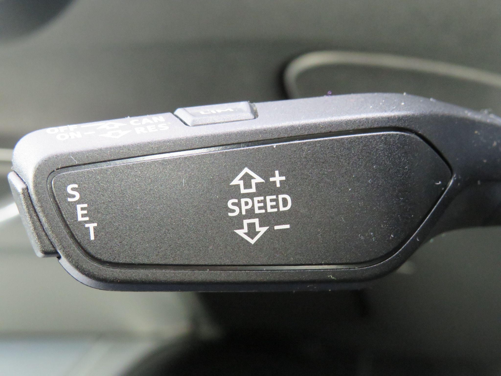 Audi TT Image 31