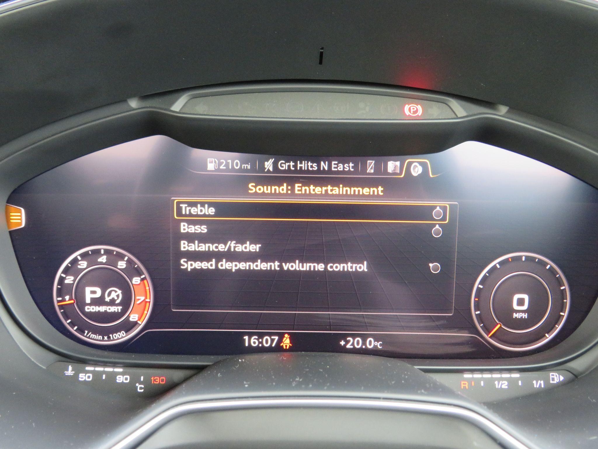 Audi TT Image 38