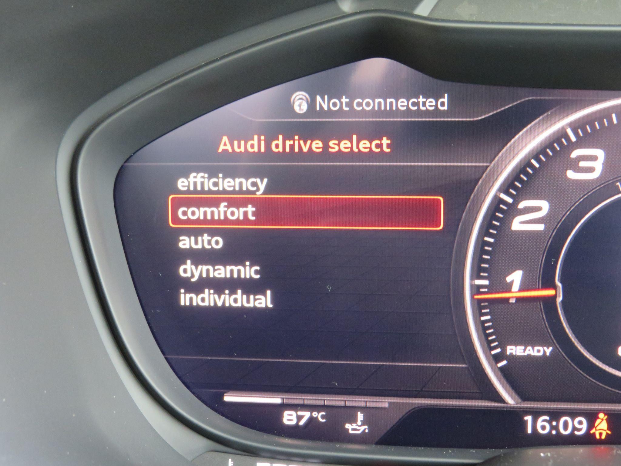 Audi TT Image 46