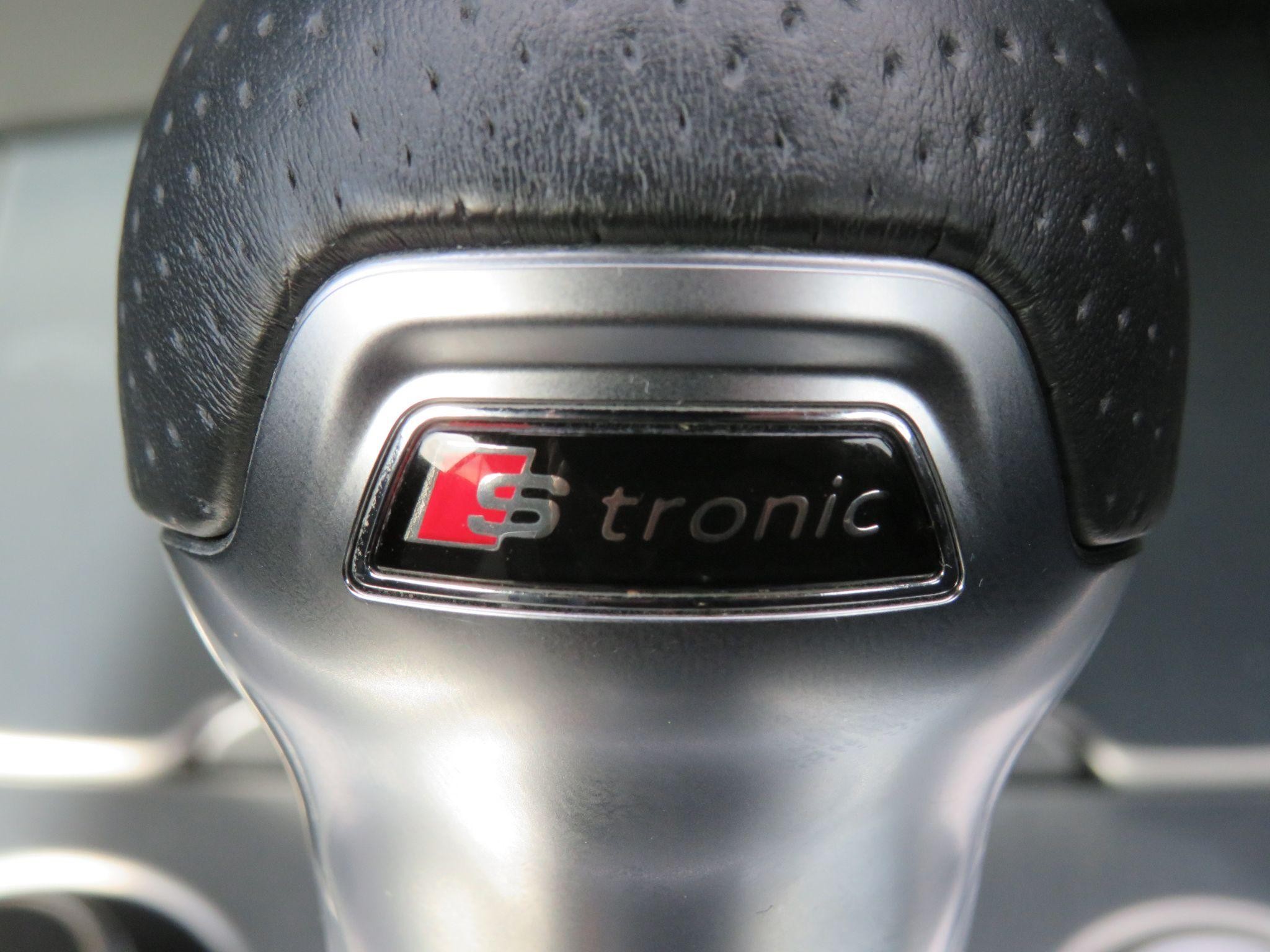 Audi TT Image 56