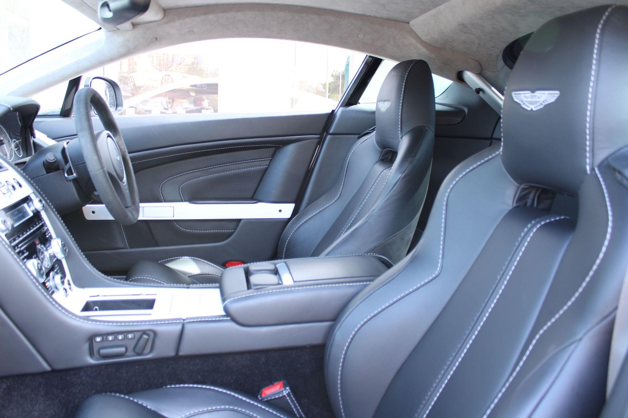 Aston Martin Vantage Image 45