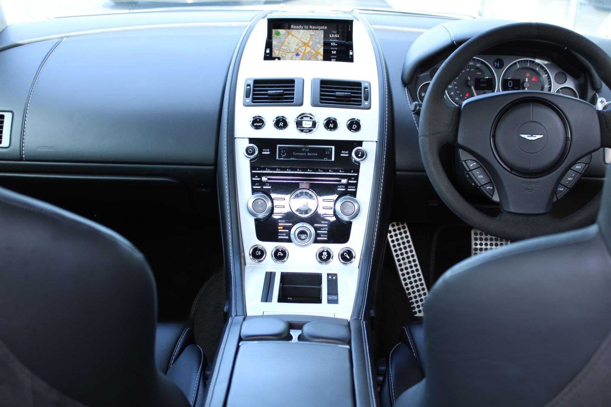 Aston Martin Vantage Image 52