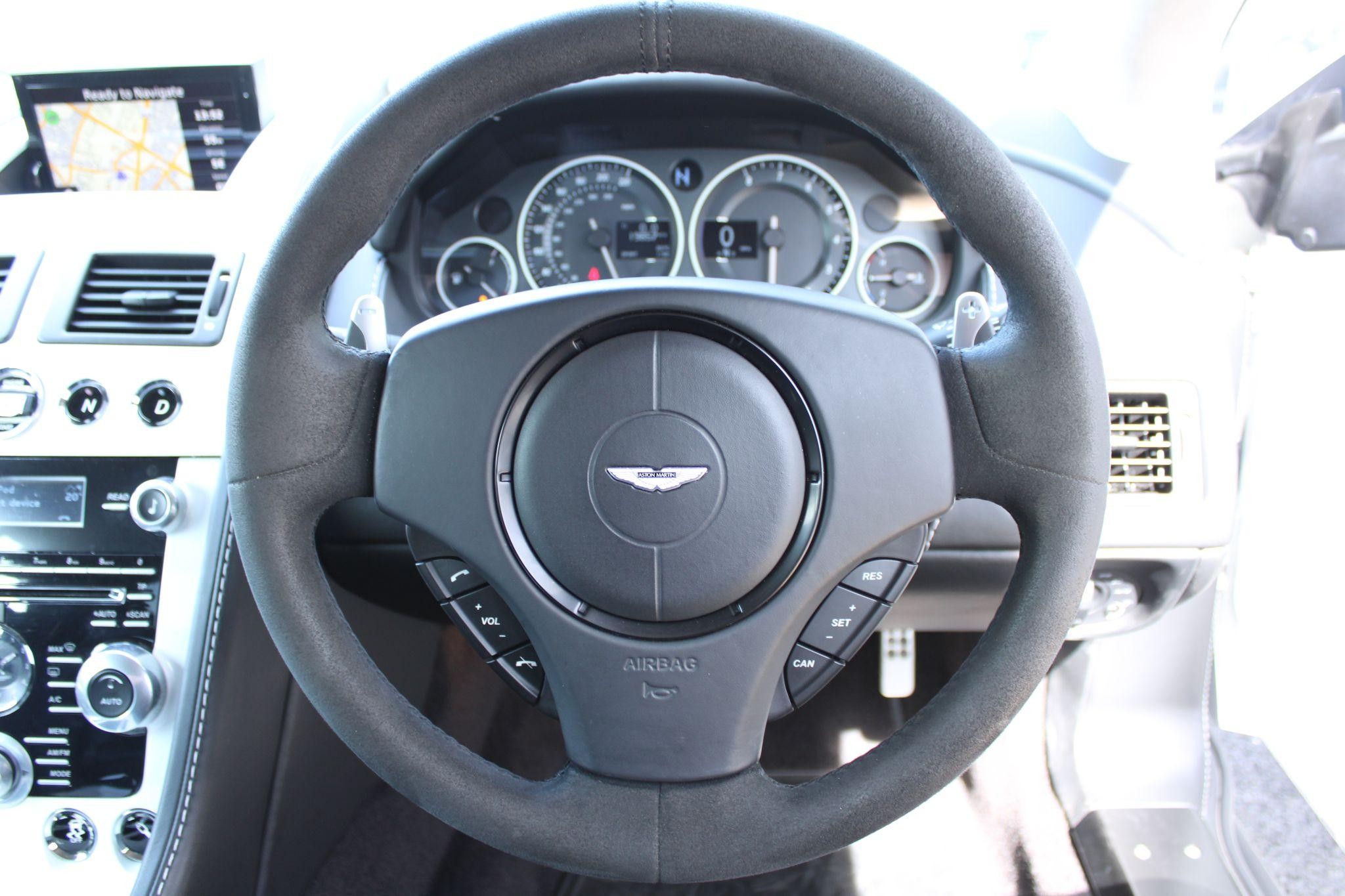 Aston Martin Vantage Image 43