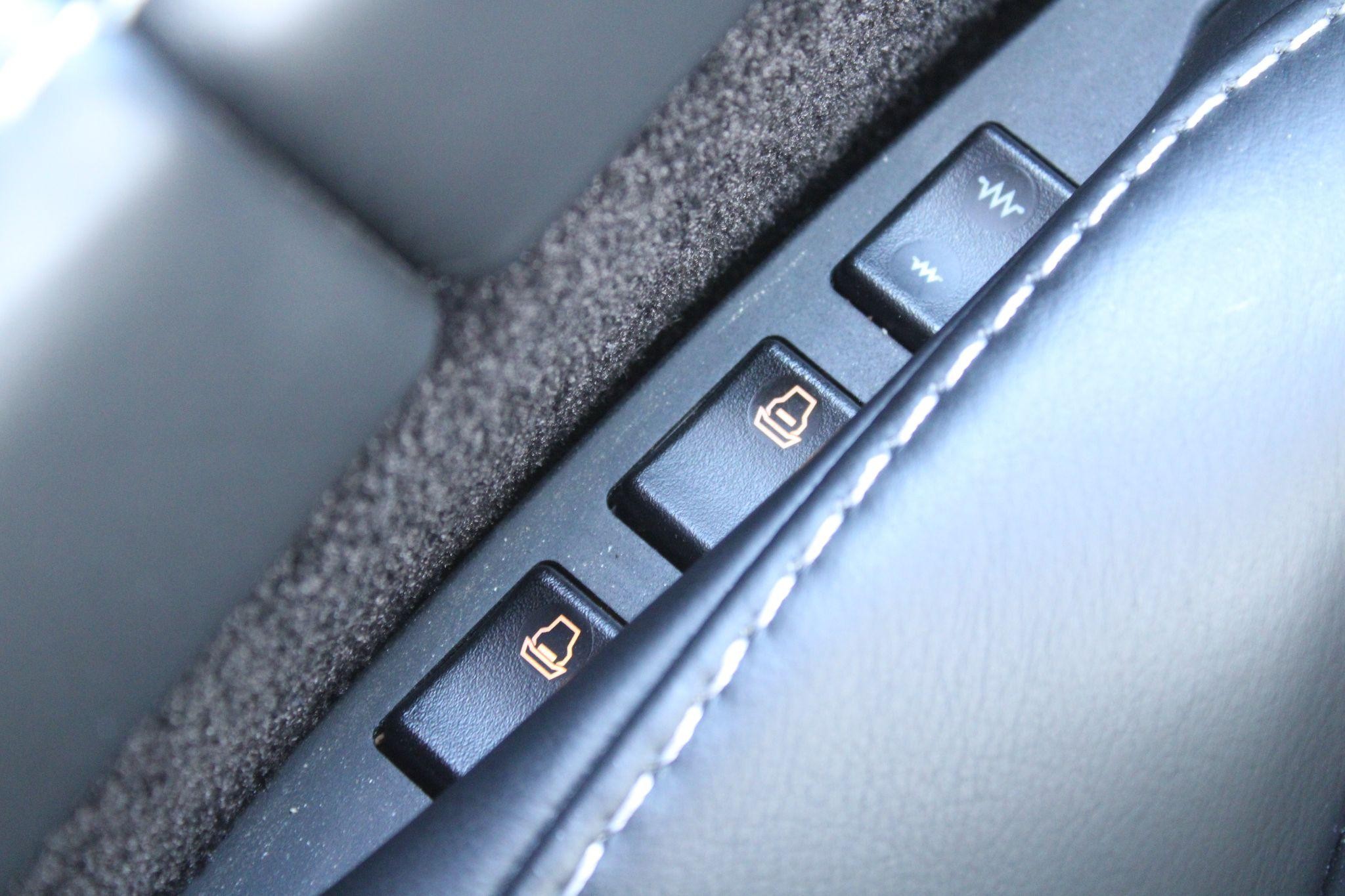Aston Martin Vantage Image 30