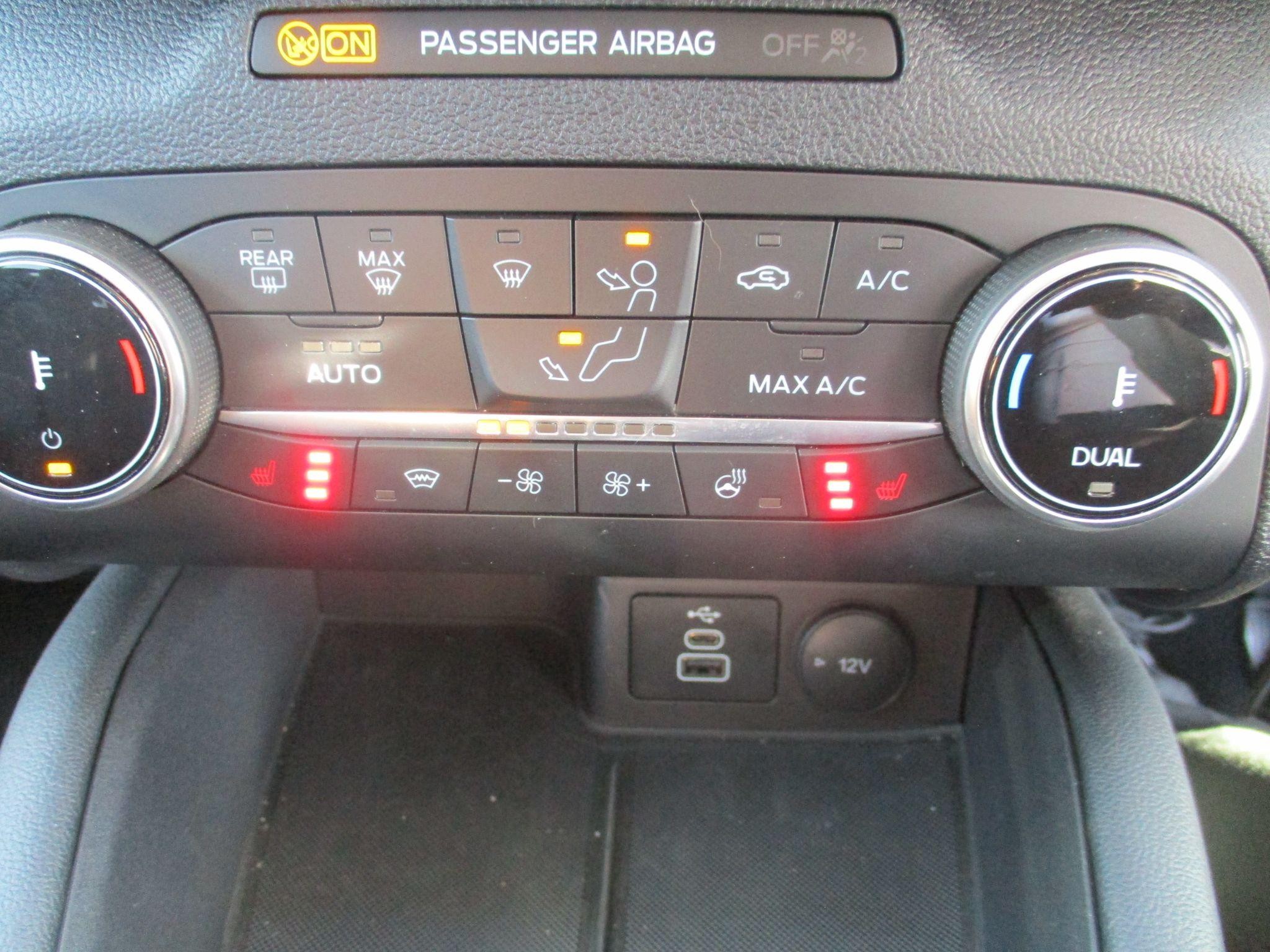 Ford Kuga Image 16