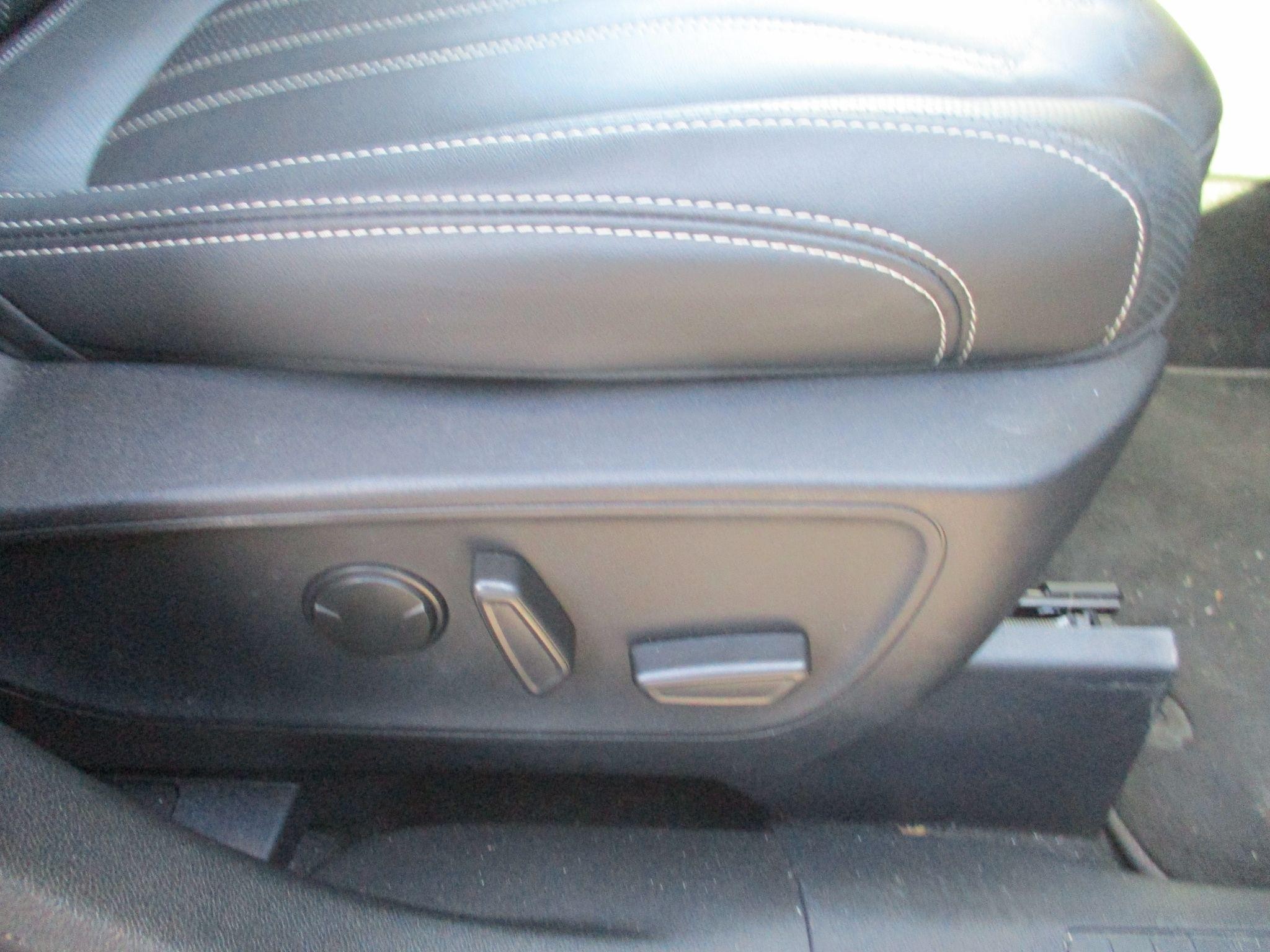 Ford Kuga Image 18