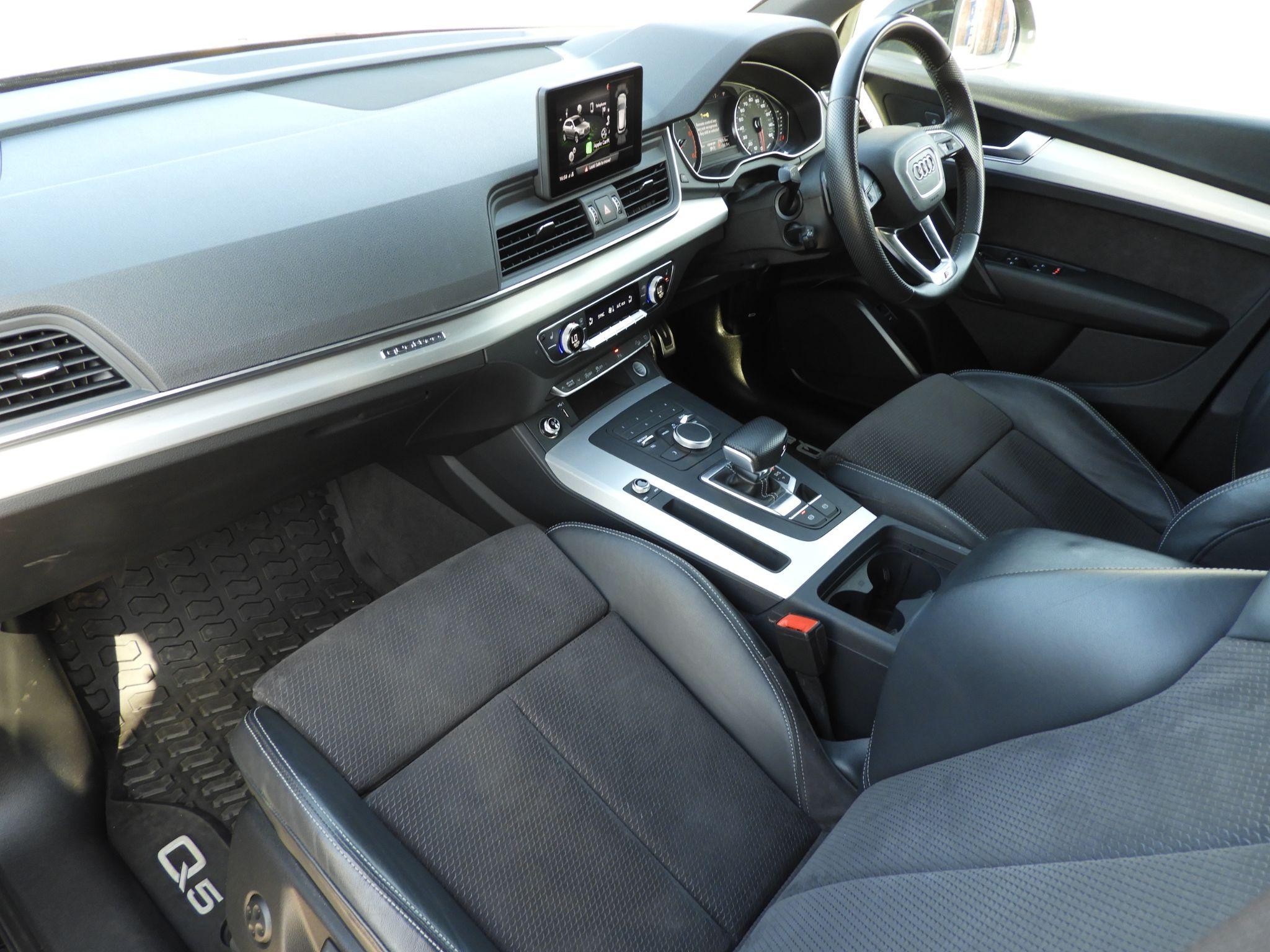 Audi Q5 Image 12