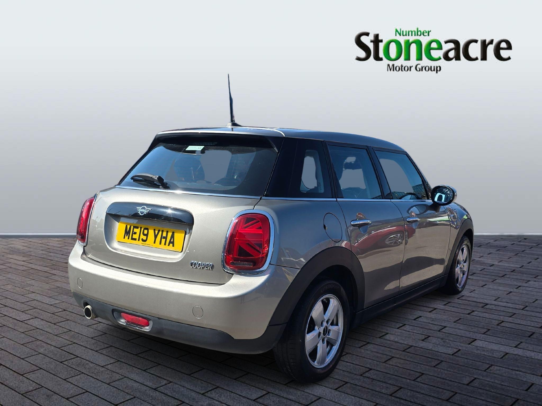 MINI Hatch Image 2