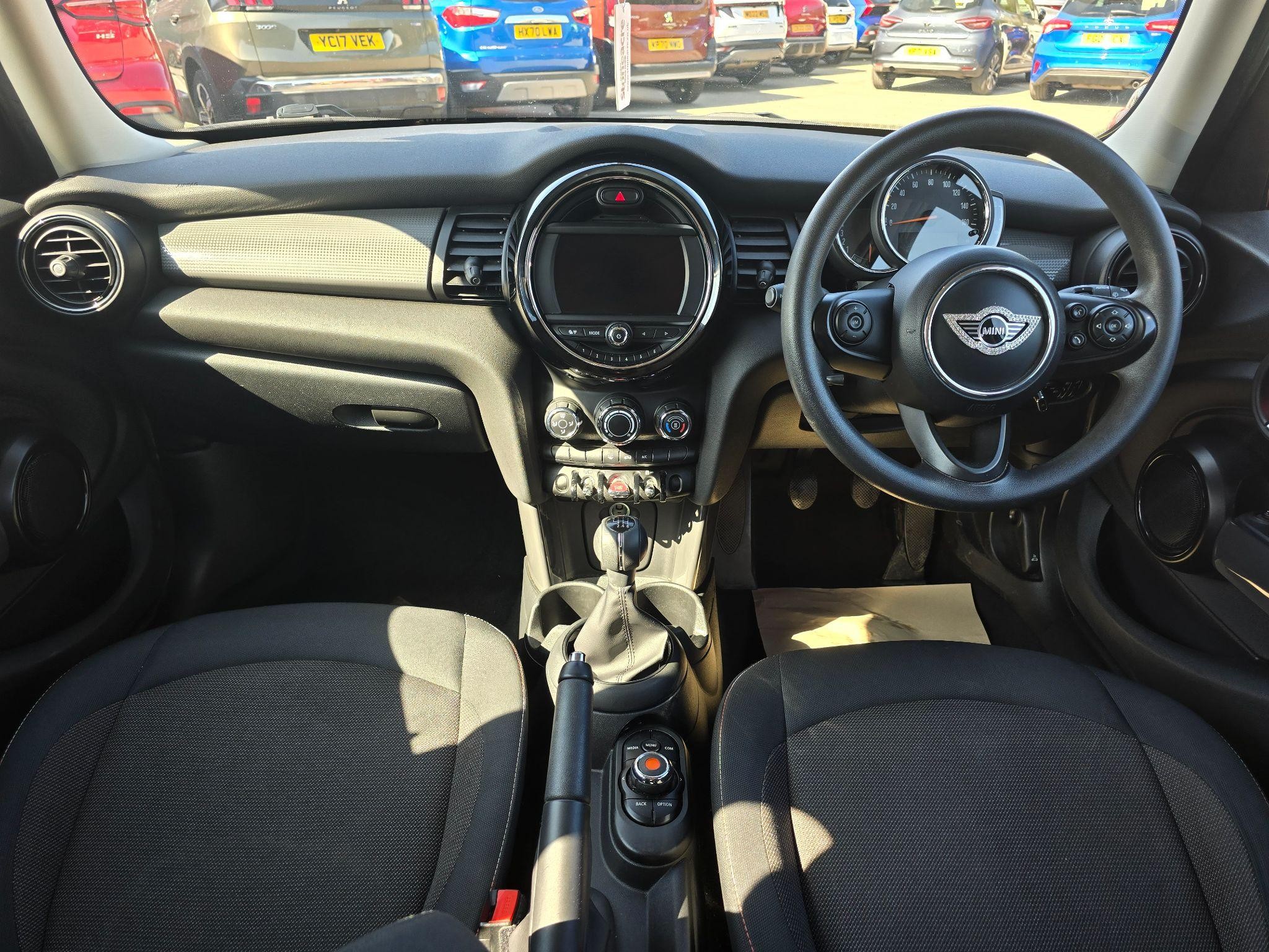 MINI Hatch Image 11