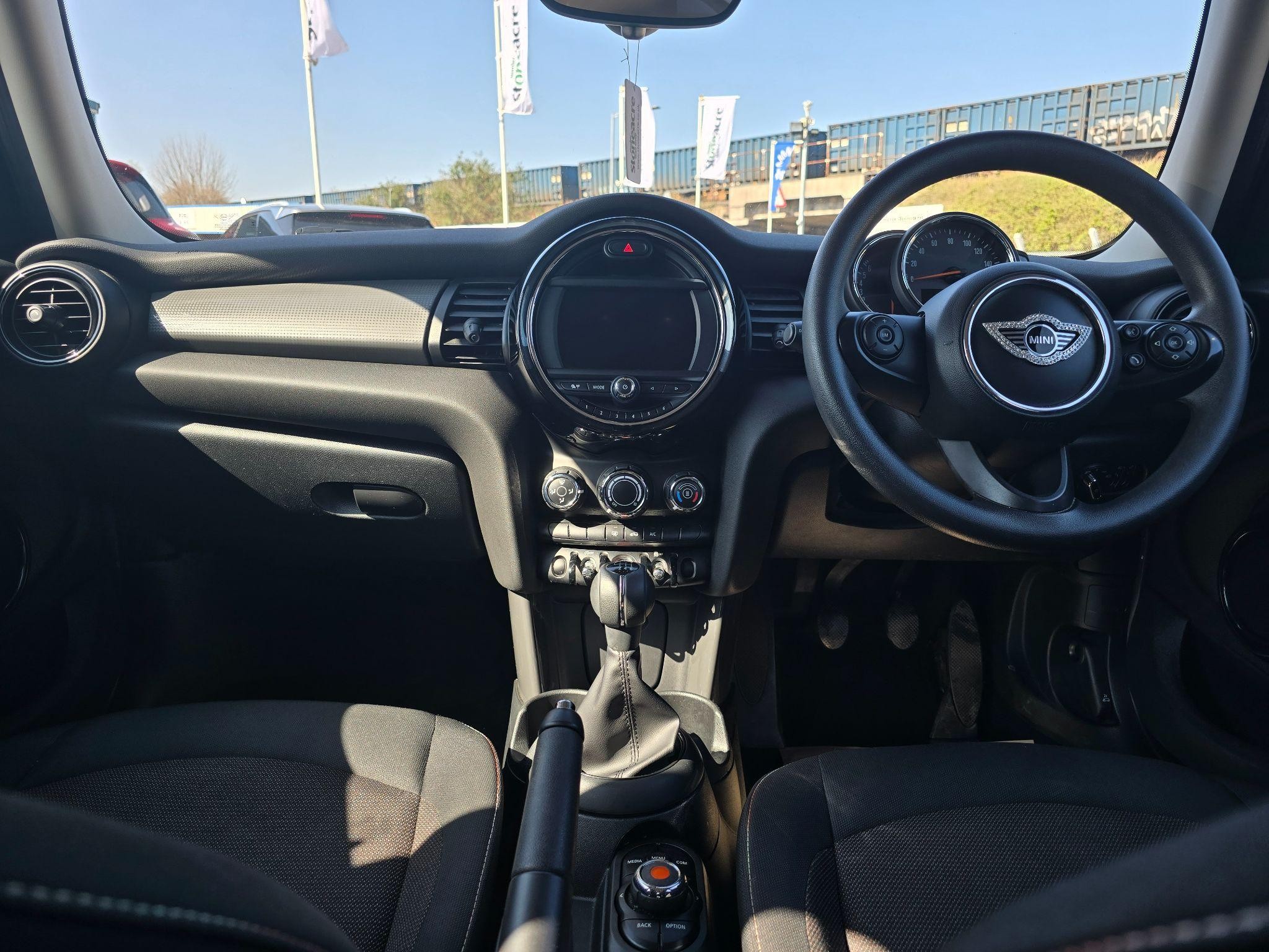 MINI Hatch Image 12