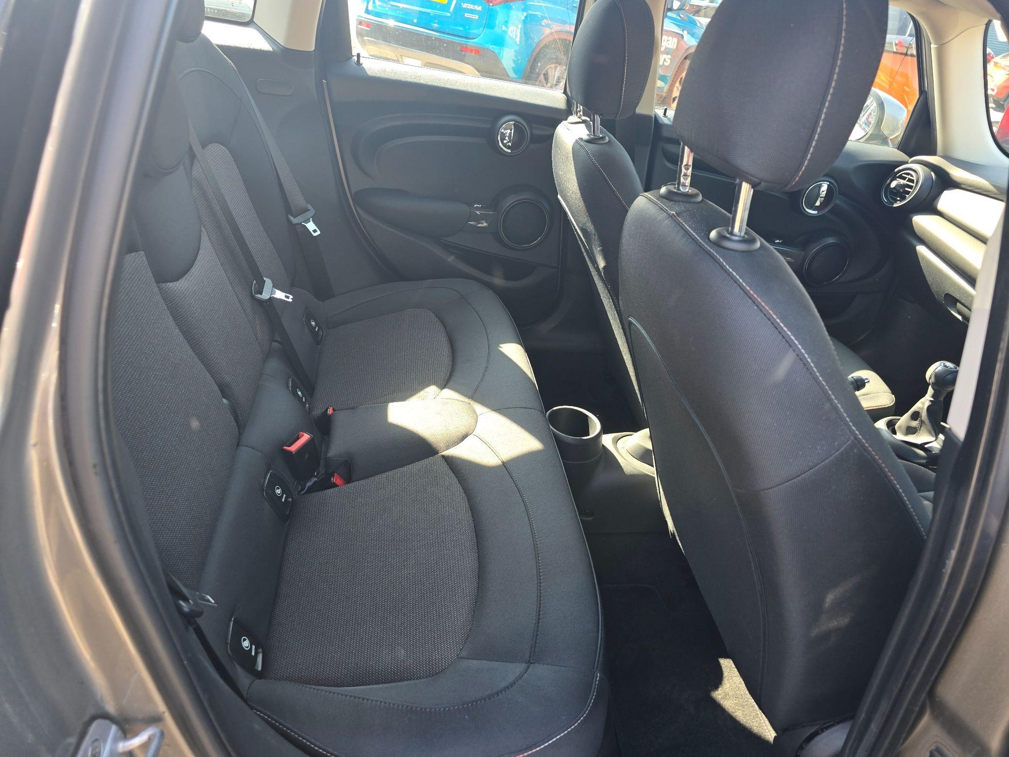 MINI Hatch Image 13