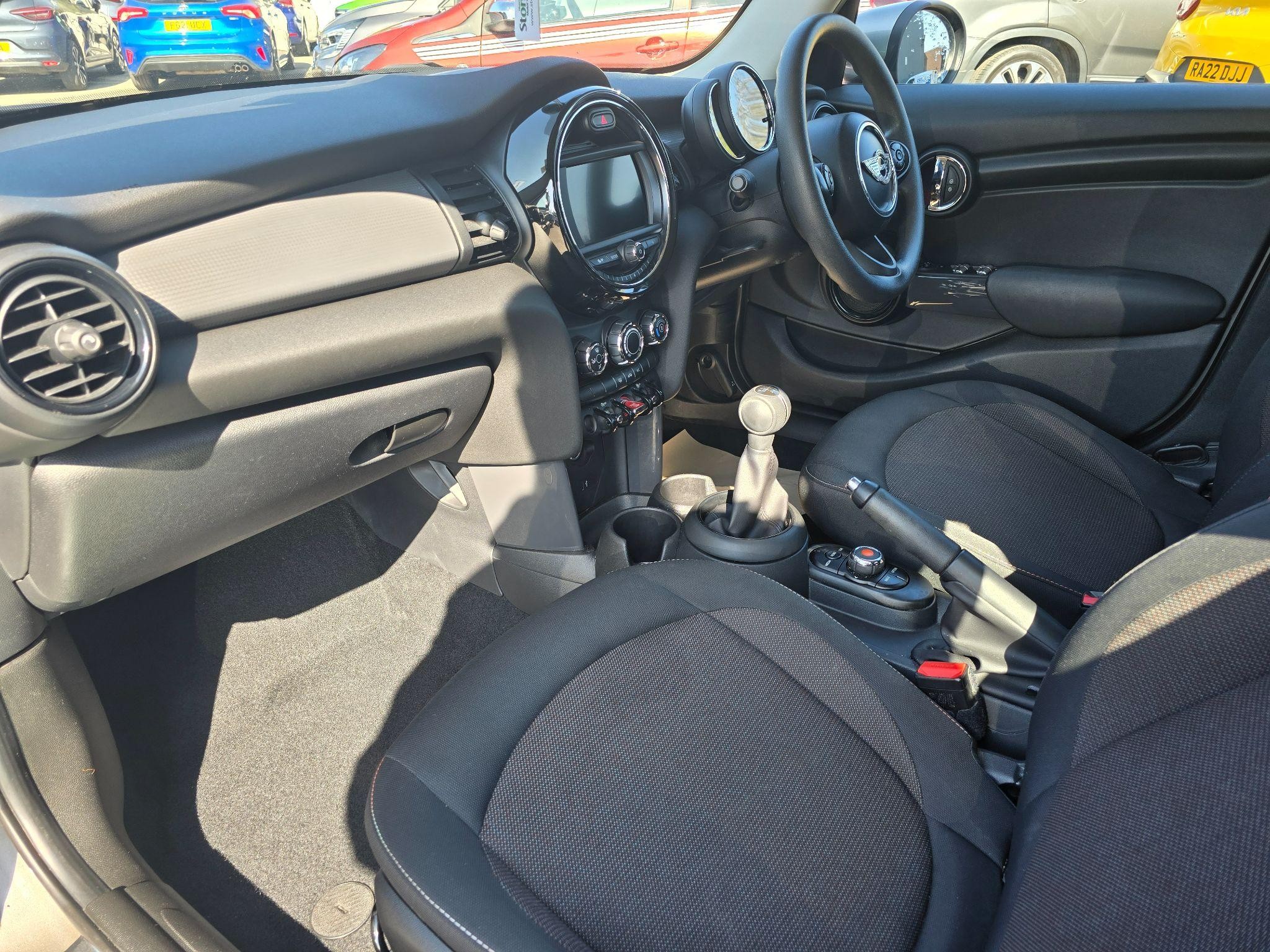 MINI Hatch Image 14
