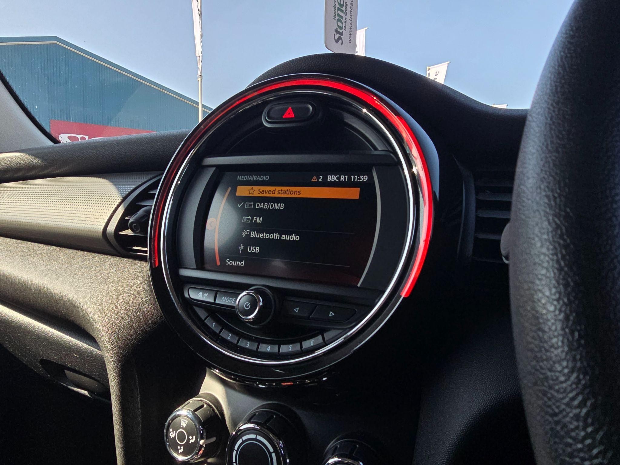 MINI Hatch Image 16