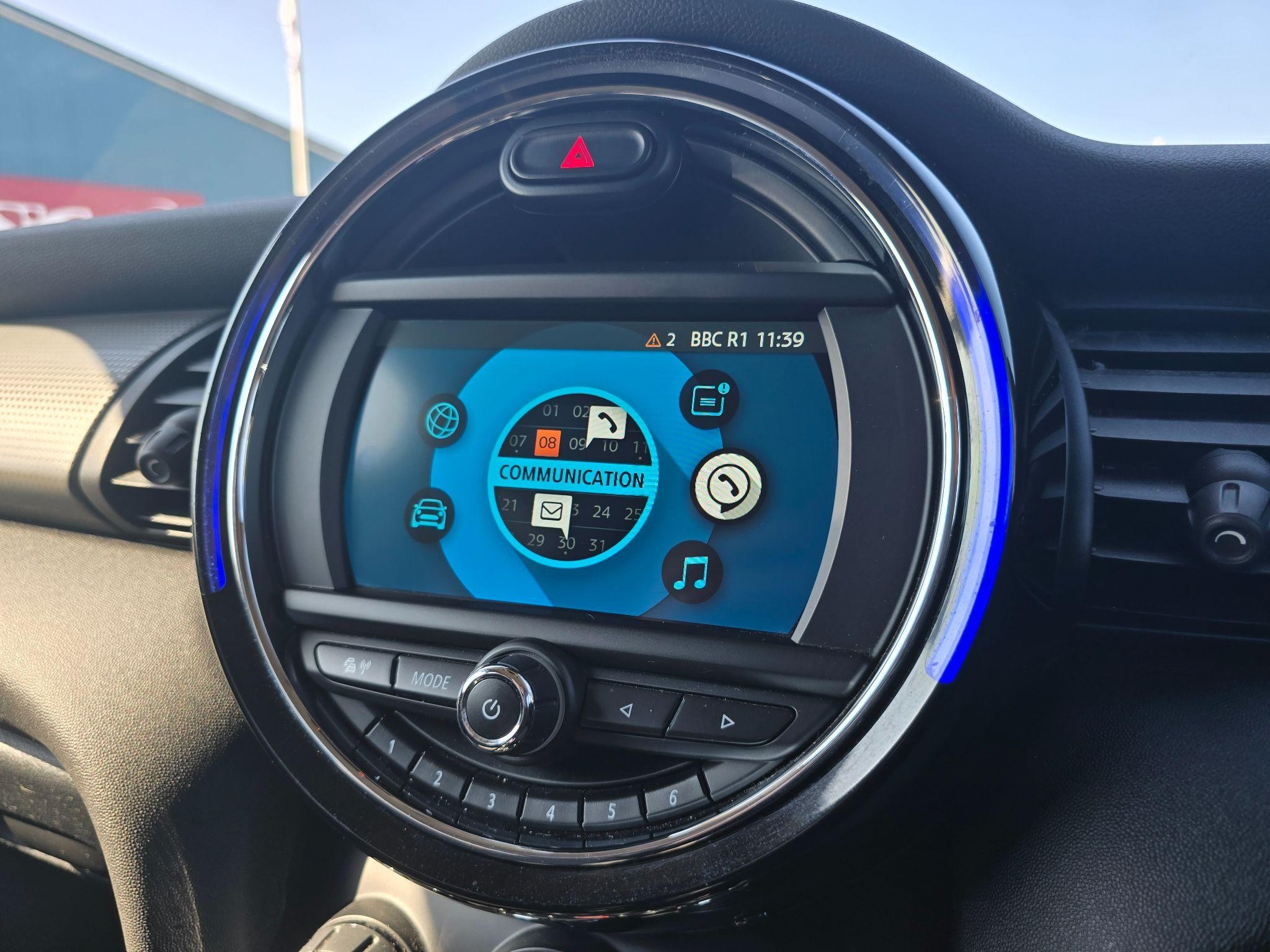 MINI Hatch Image 20