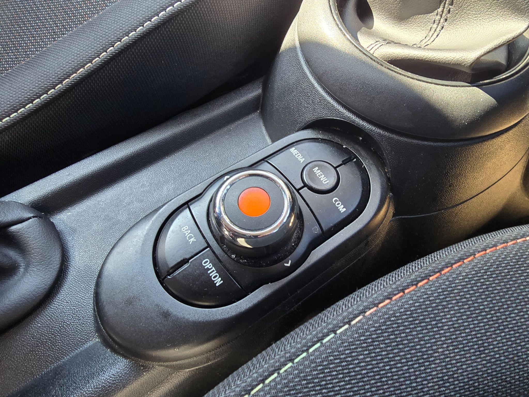 MINI Hatch Image 24