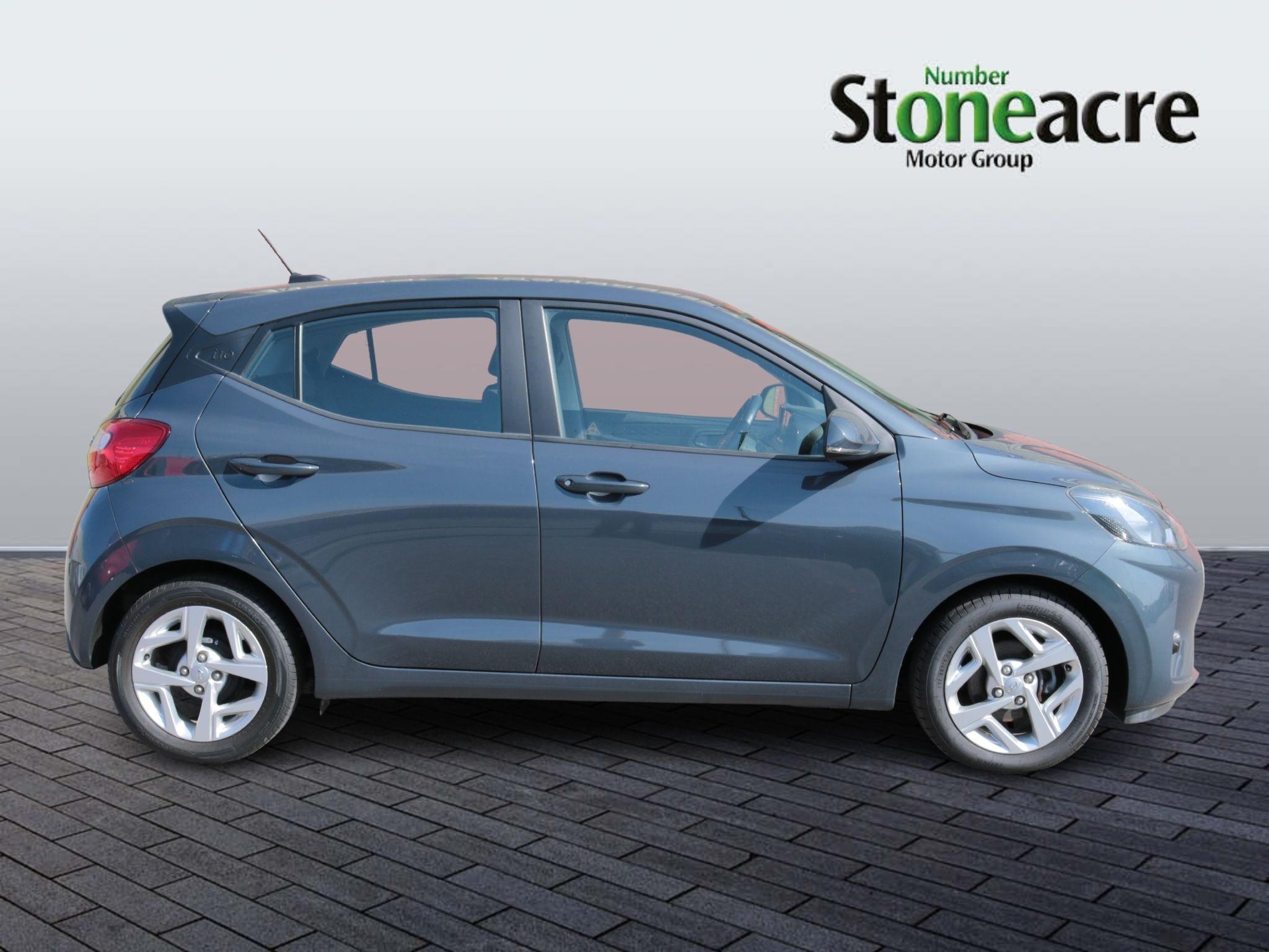 Hyundai i10 Image 2