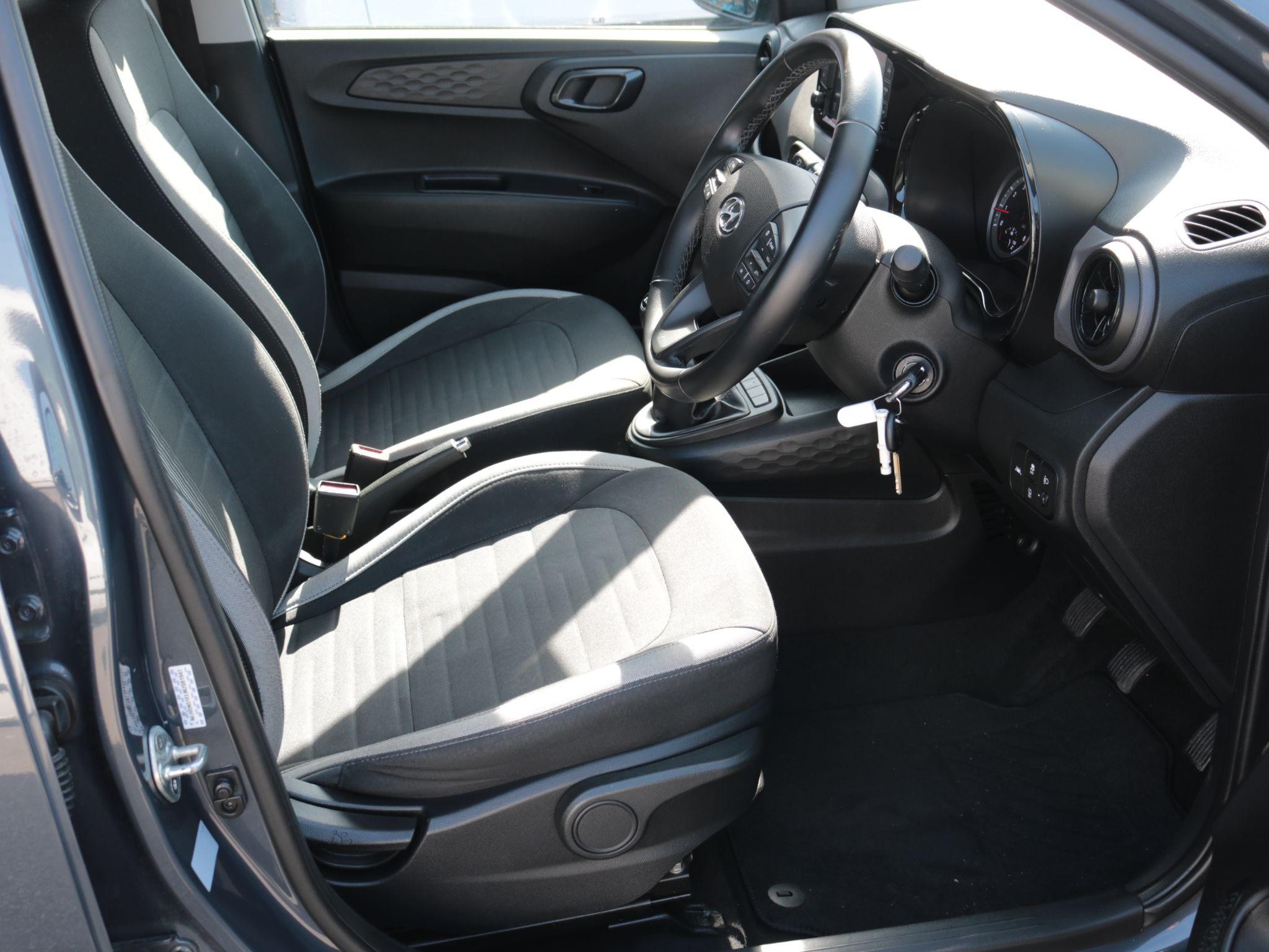 Hyundai i10 Image 11