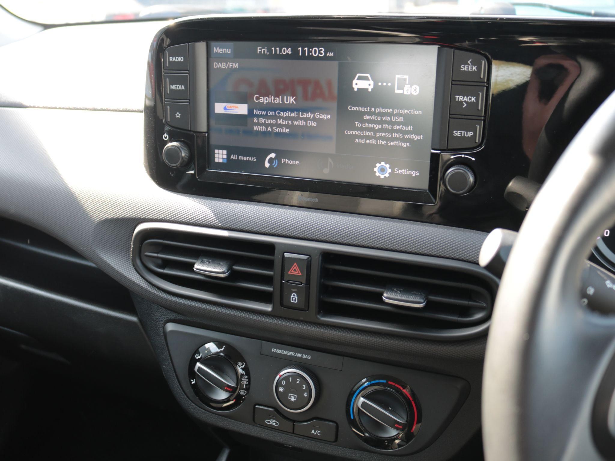 Hyundai i10 Image 16