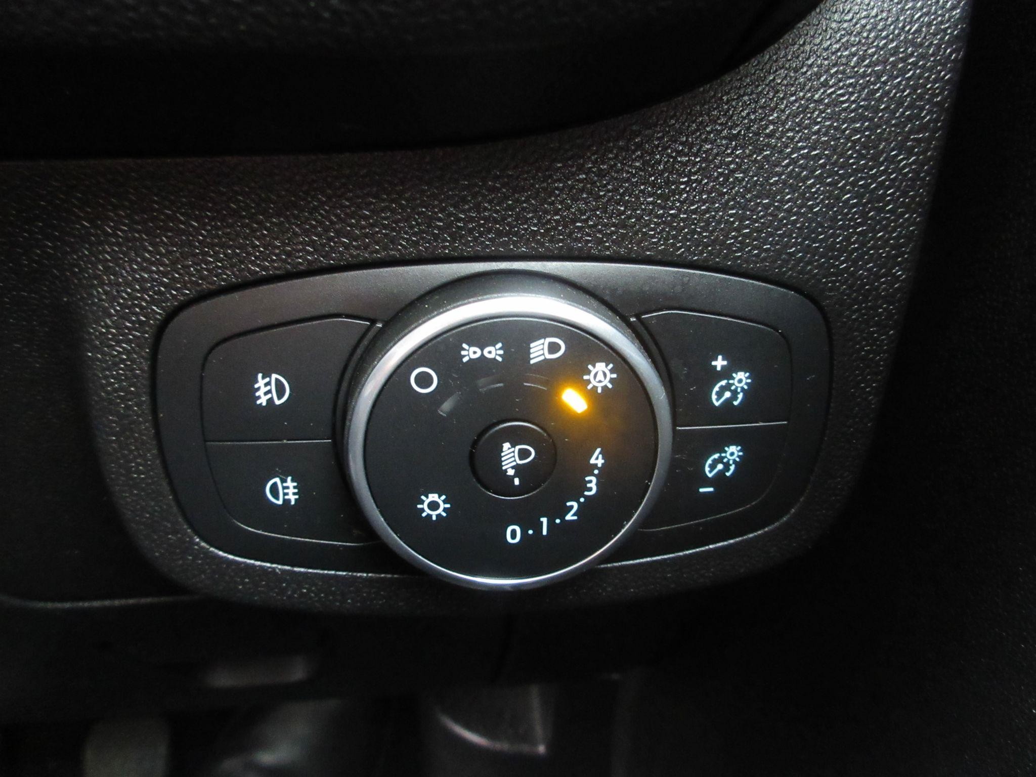 Ford Fiesta Image 16