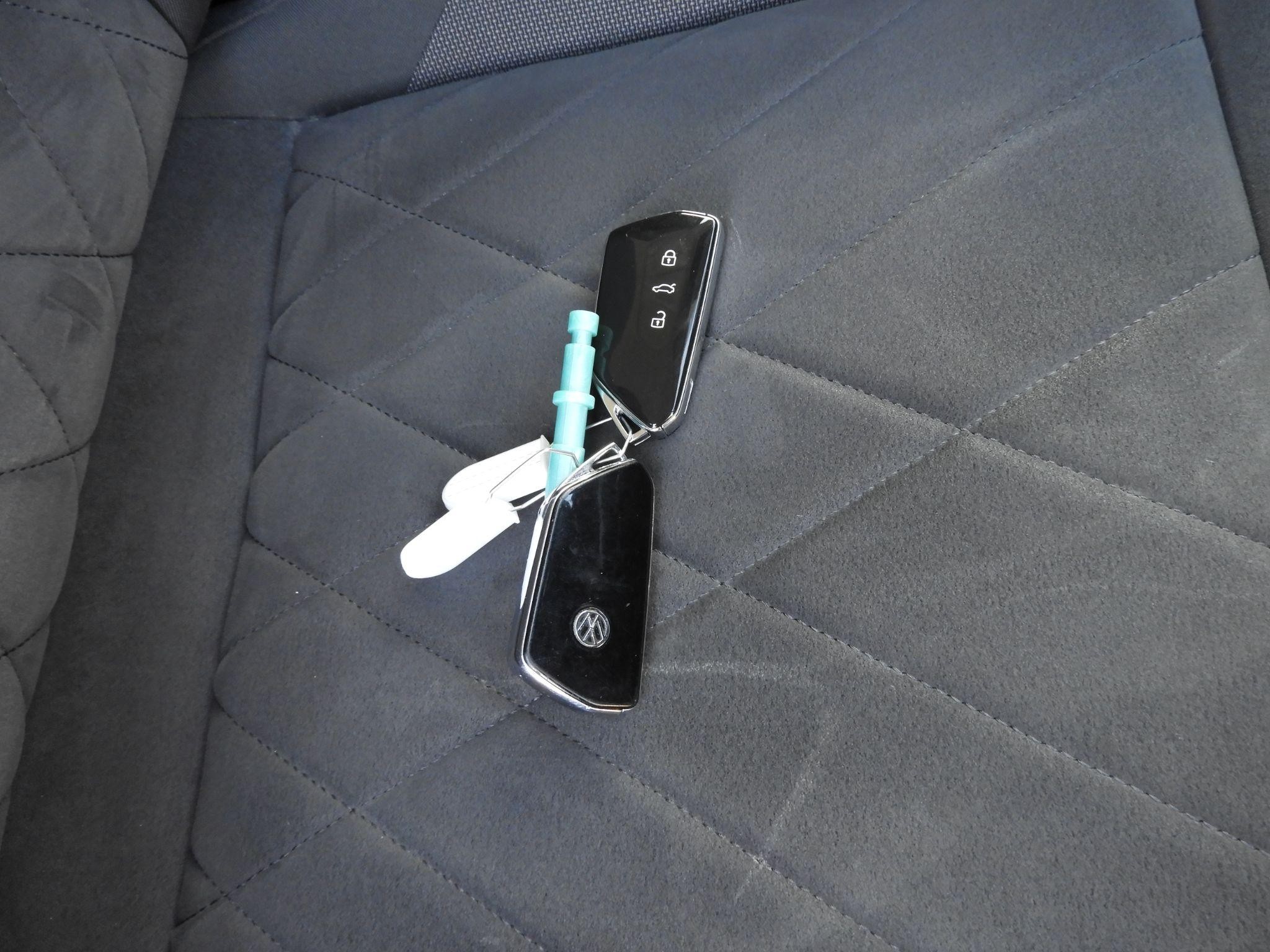Volkswagen Golf Image 21