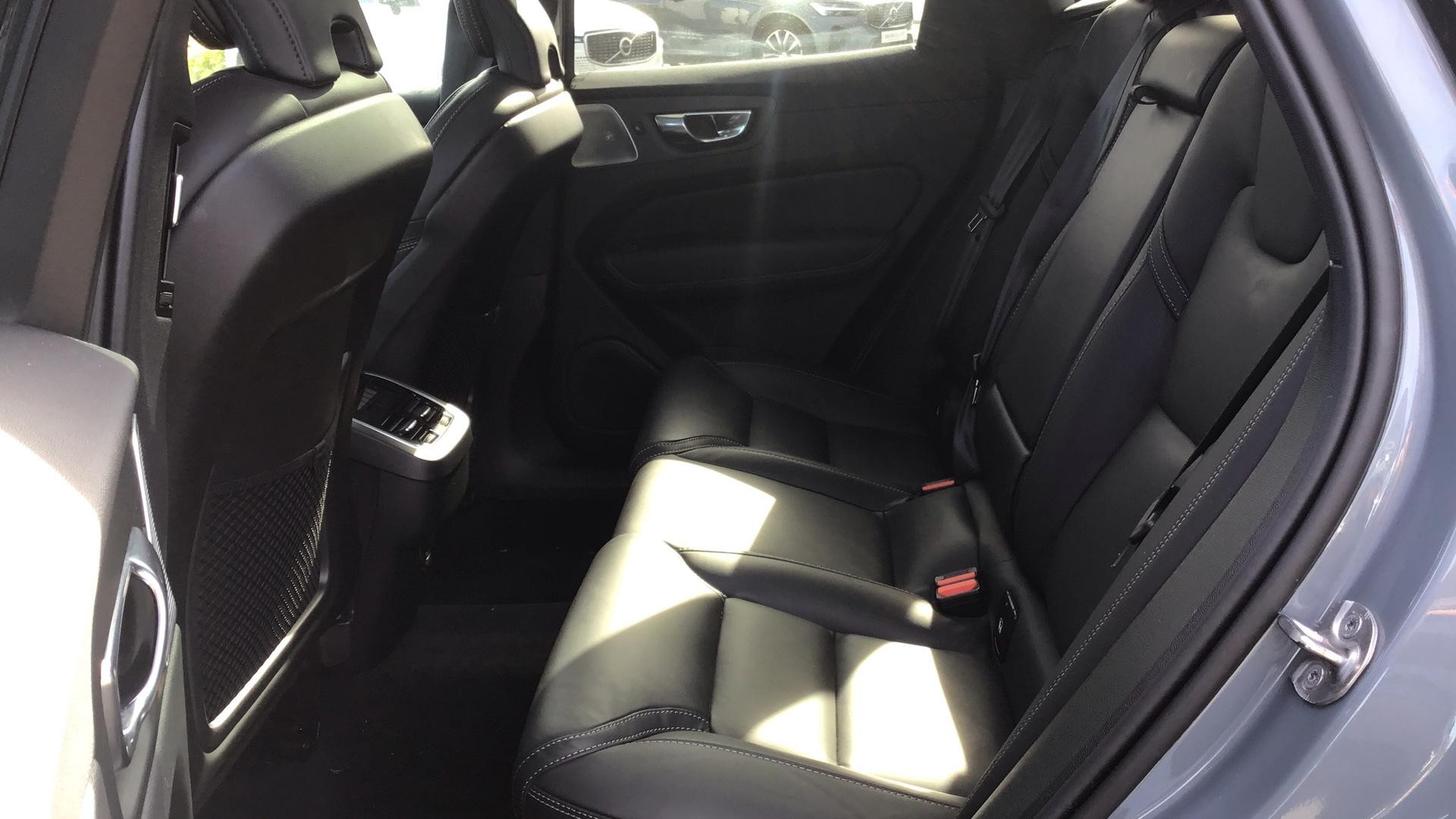 Volvo XC60 Image 11