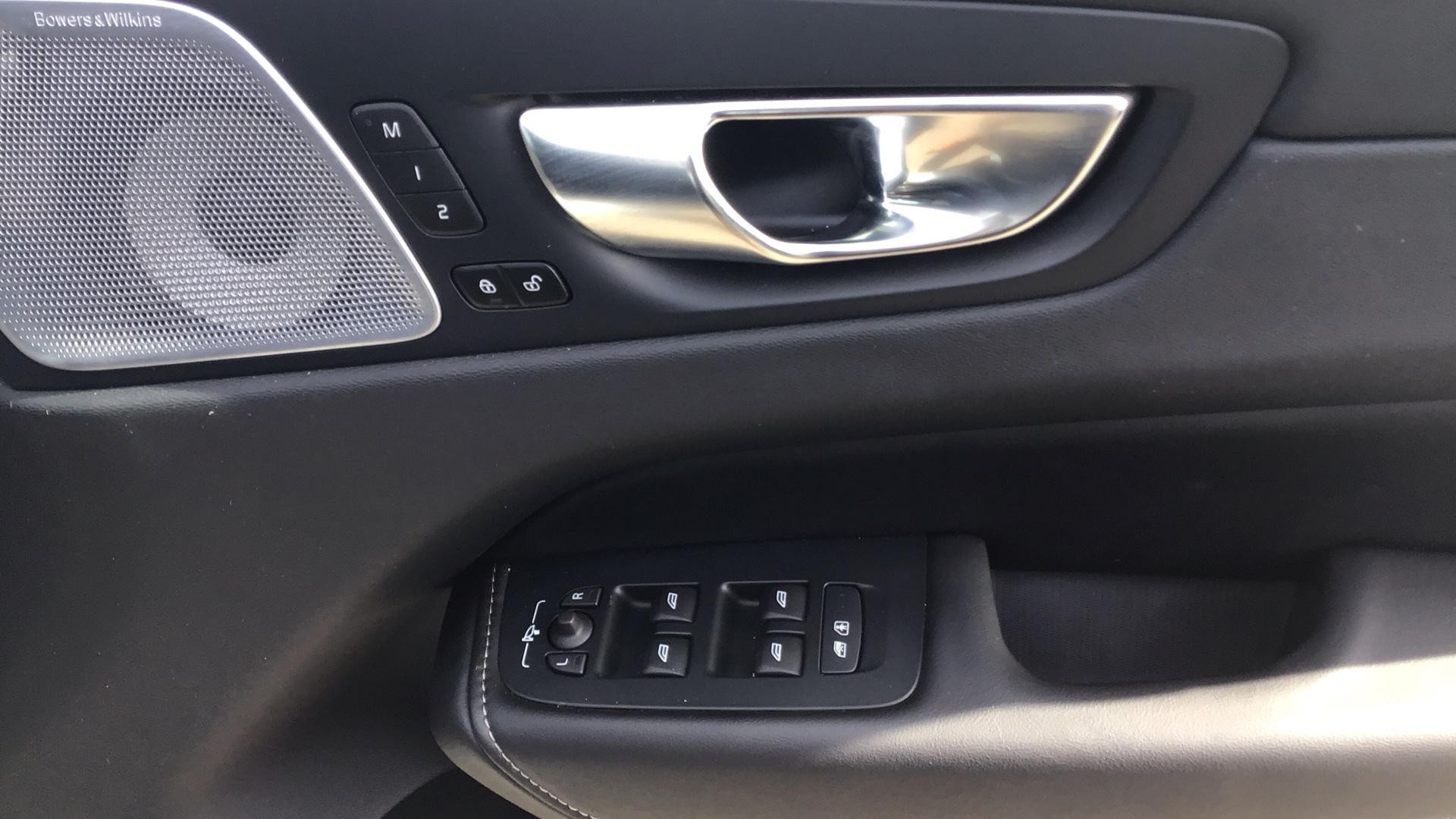 Volvo XC60 Image 16