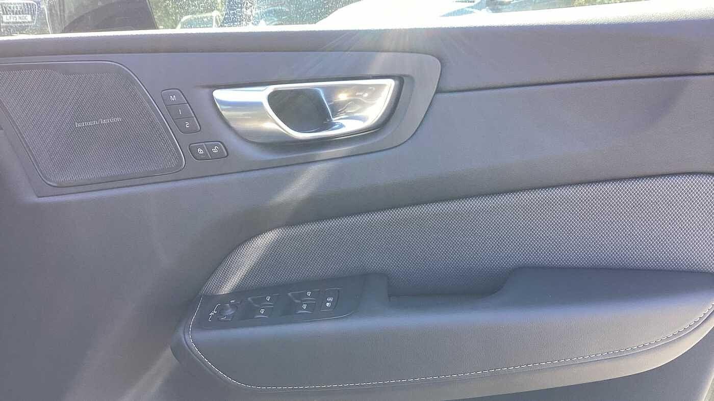 Volvo XC60 Image 16